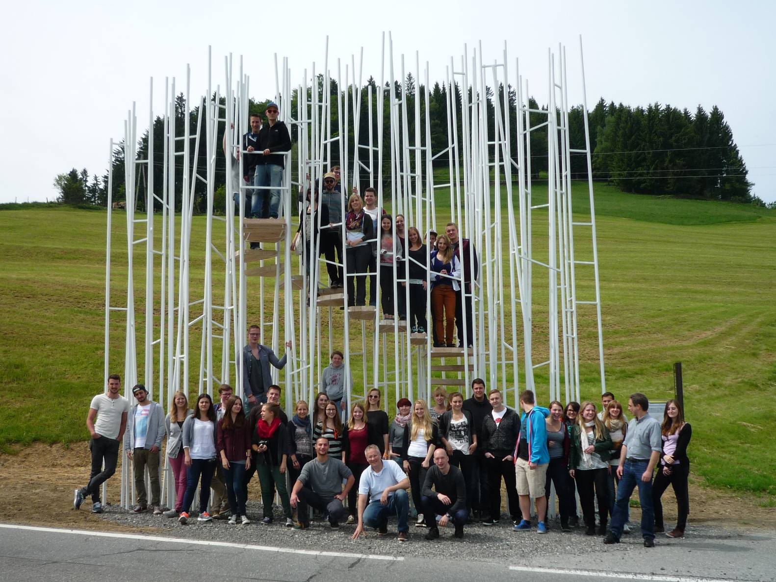 Moderne in der Alpenlandschaft: Bushaltestelle Krumbach (Arch.: S. Fujimoto) (Foto: J. Müller)