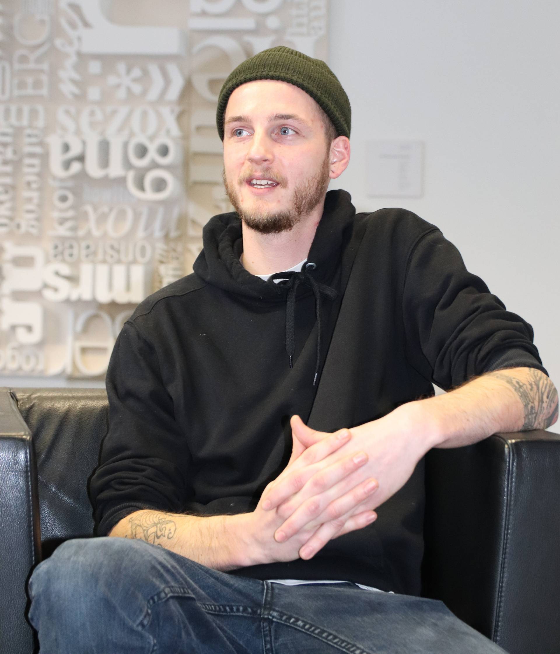 Simon berichtet über die ersten 100 Tage seines Studiums. Simon berichtet über die ersten 100 Tage seines Studiums.