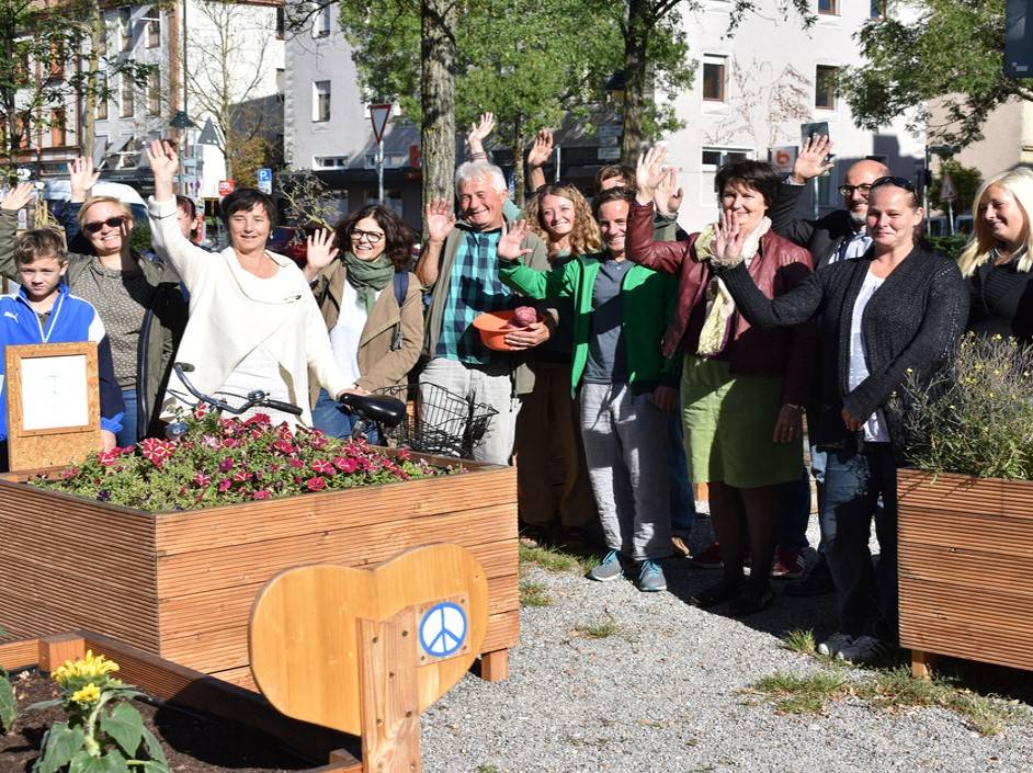 Gemeinschaftliche Projekte können Konflikten vorbeugen: Urban Gardening am Helmut-Haller-Platz (Bild: Stadt Augsburg)