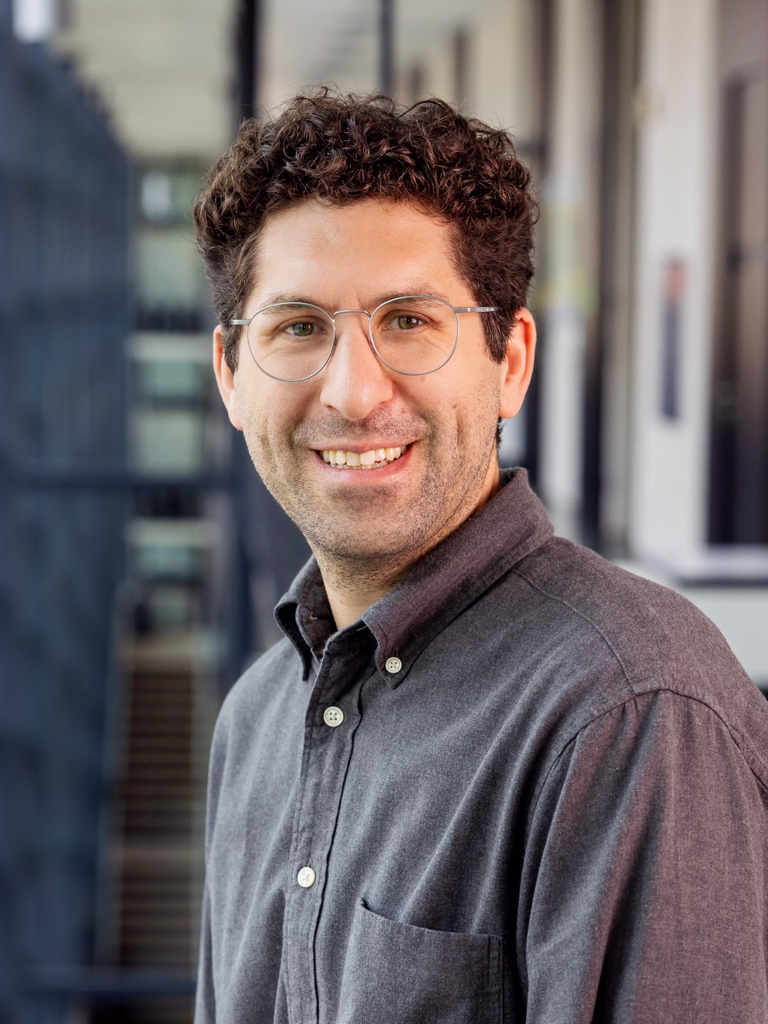 Prof. Dr. Daniel Niebauer Prof. Dr. Daniel Niebauer