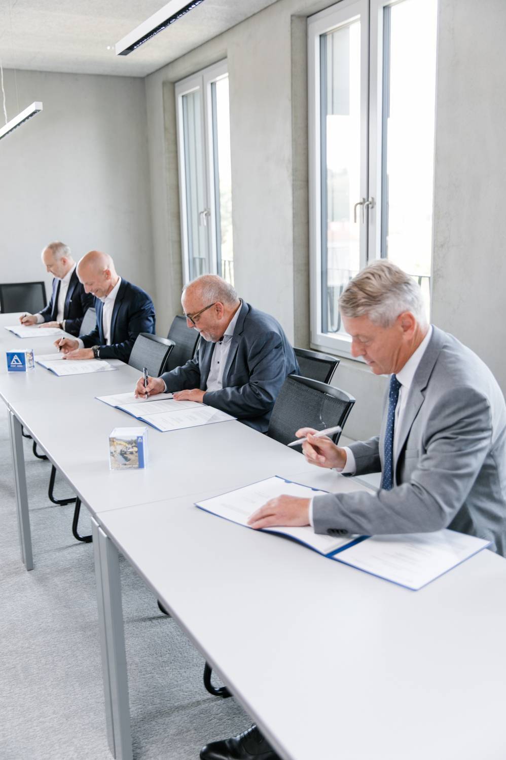 Unterzeichnung der Kooperationsvereinbarung. Foto: Daniel Schwaiger/BBIV