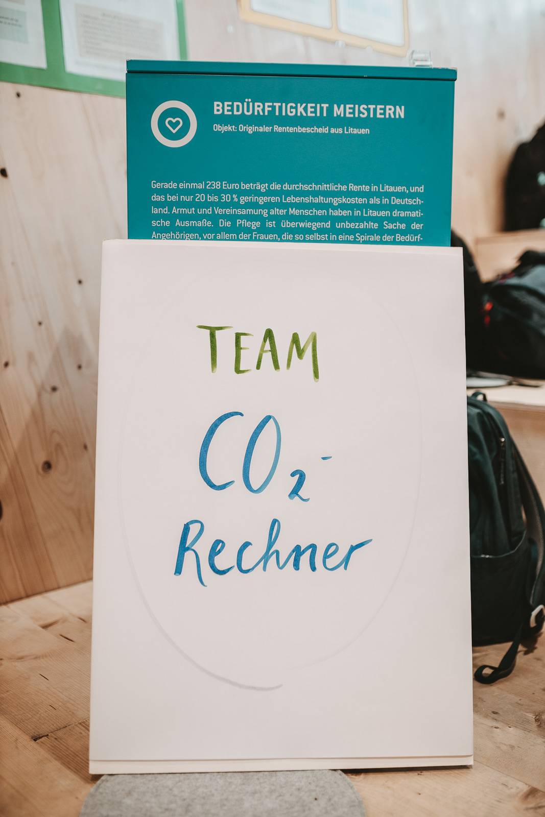 Schild: Team CO2-Rechner © Matthias Leo