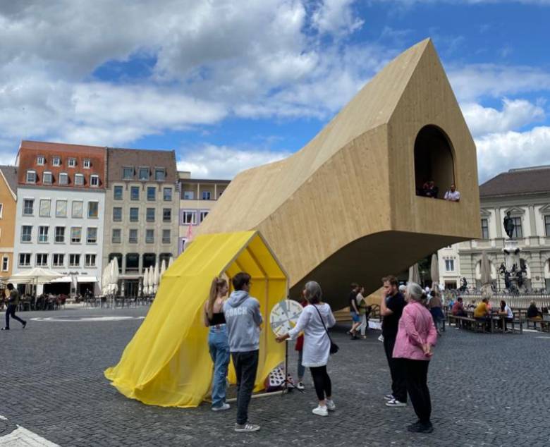 NEXT500-Pavillon auf dem Augsburger Rathausplatz