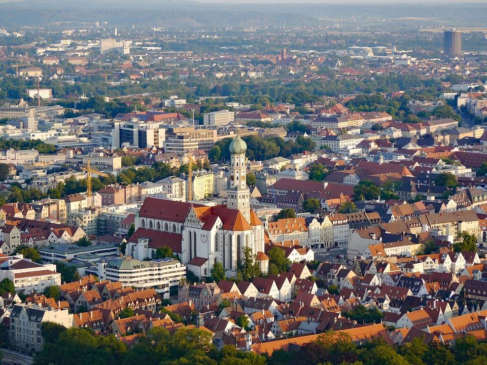 Blick auf Augsburg aus der Vogelperspektive