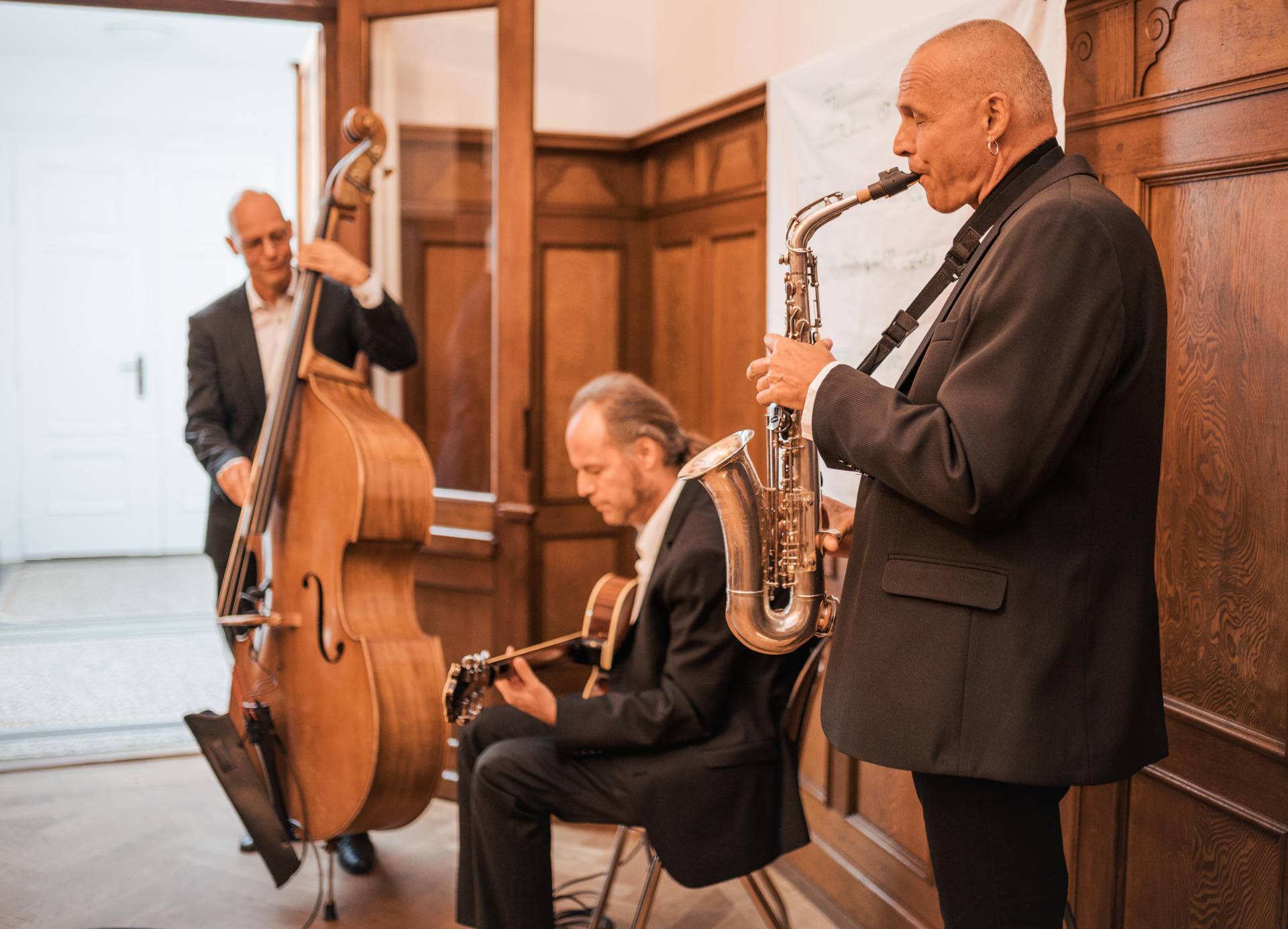 Musikalisches Rahmenprogramm: Jazztrio.