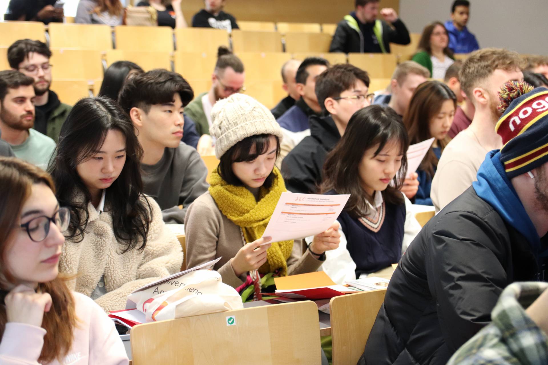 Internationale Studierende in der Einführungsveranstaltung 