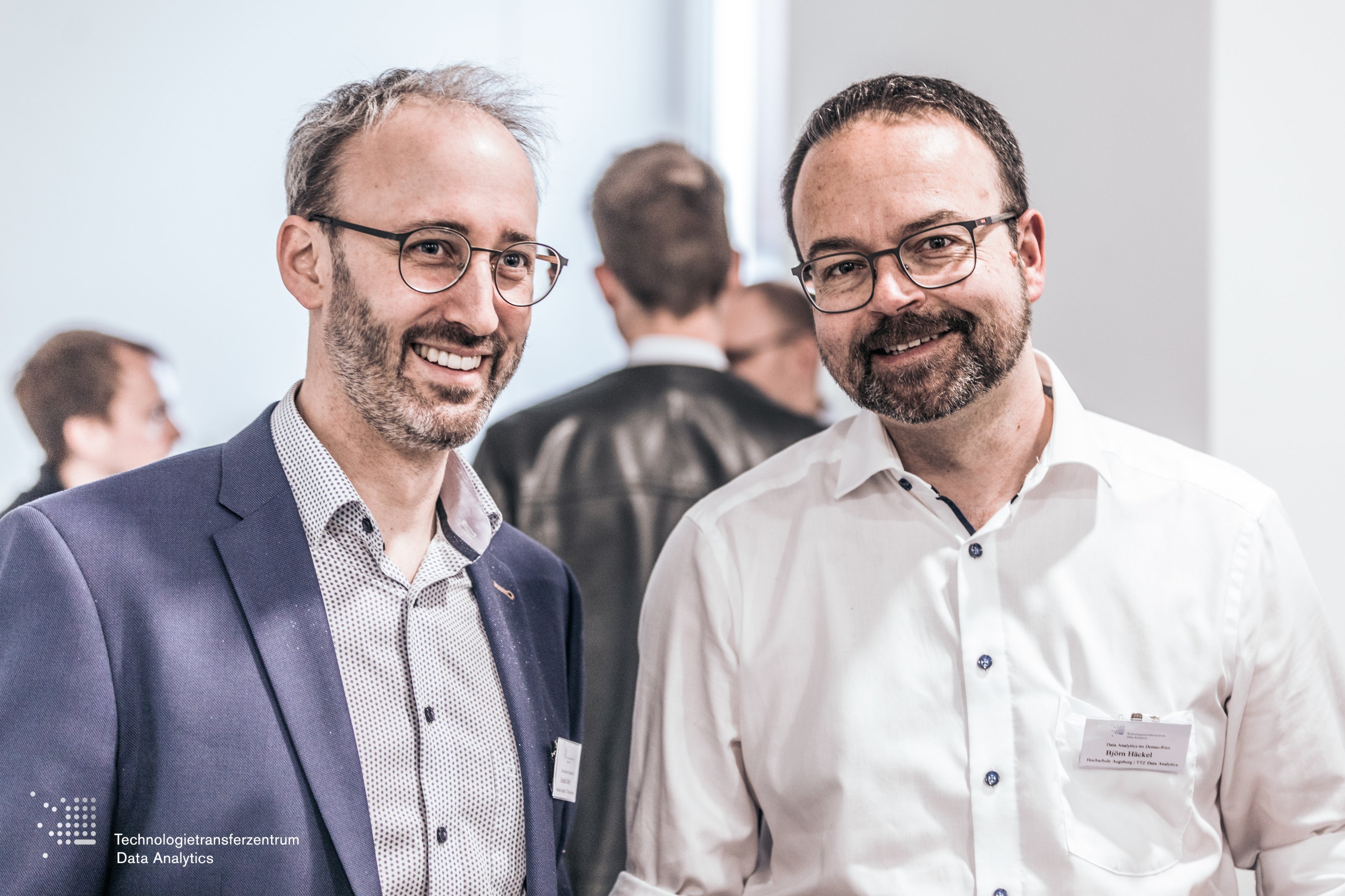 Prof. Merli und Prof. Häckel bei Data Analytics im Donau-Ries
