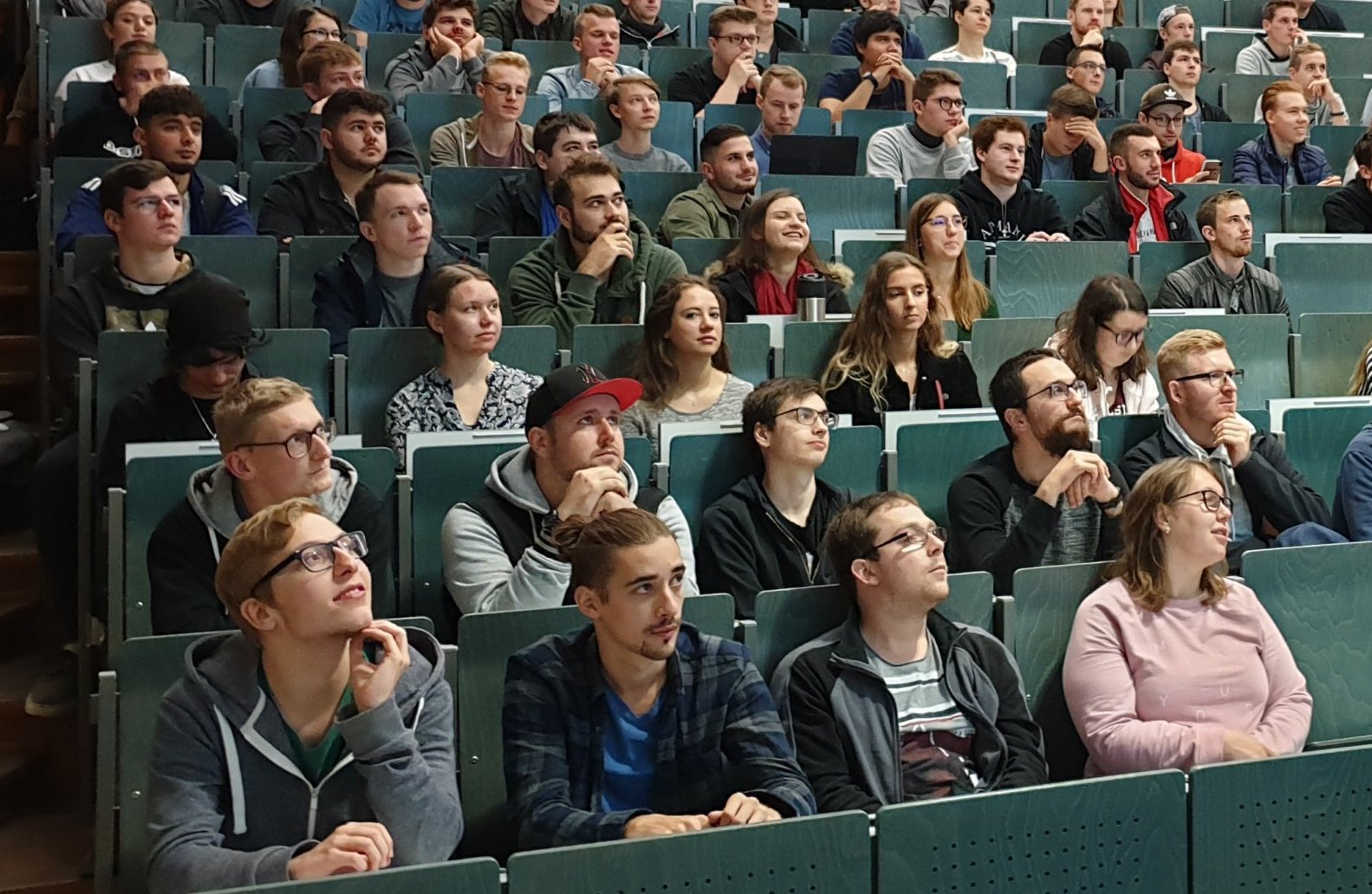 Studenten im Audimax