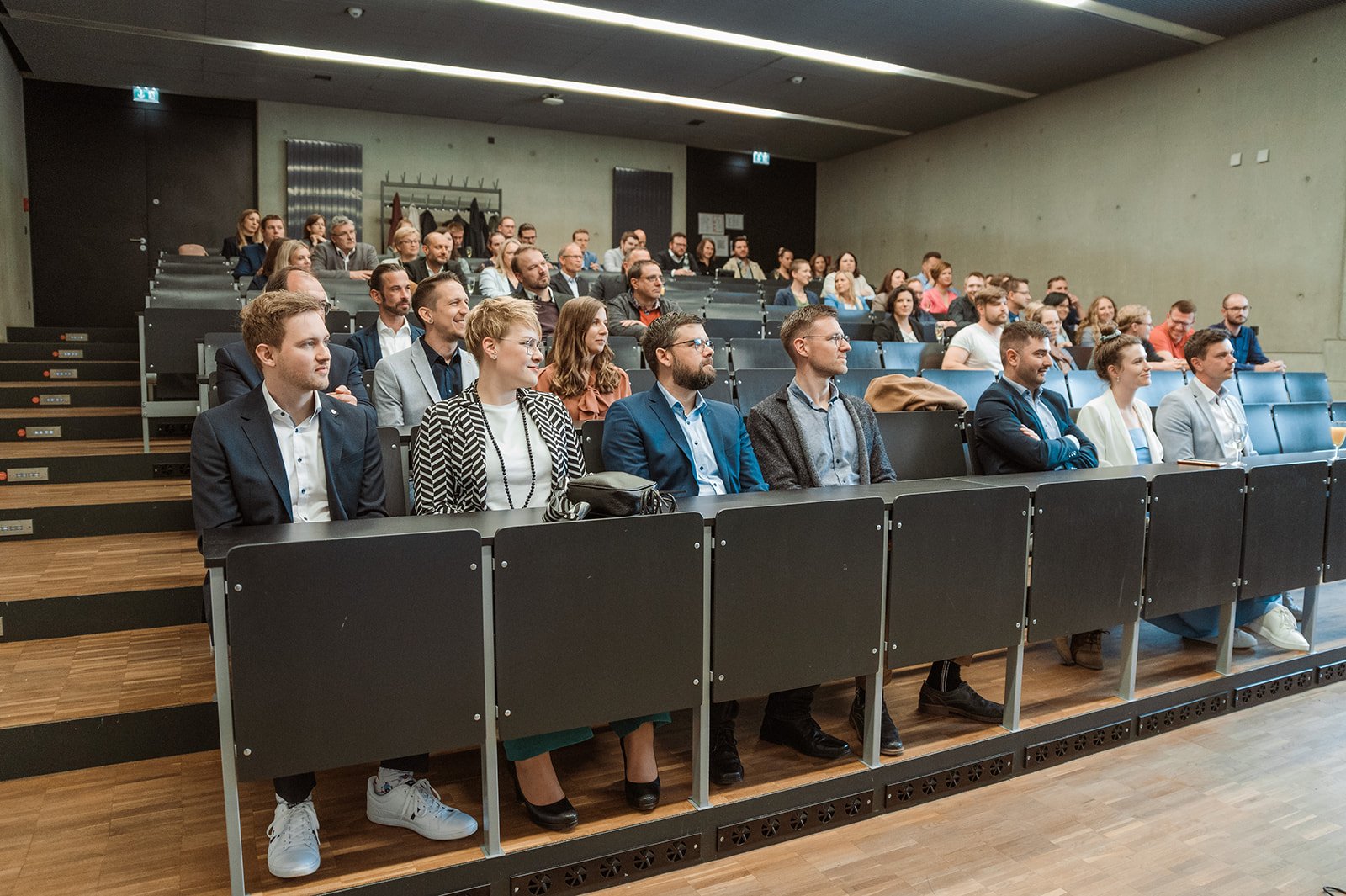 Plenum ITPM-Abschluss- und Alumnifeier - Weiterbildung - IT-Projektmanagement und Prozessmanagement - Technische Hochschule Augsburg (Foto: Daniel Fürst, hoch3media)