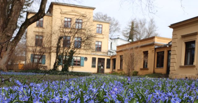 Silbermannvilla mit Park