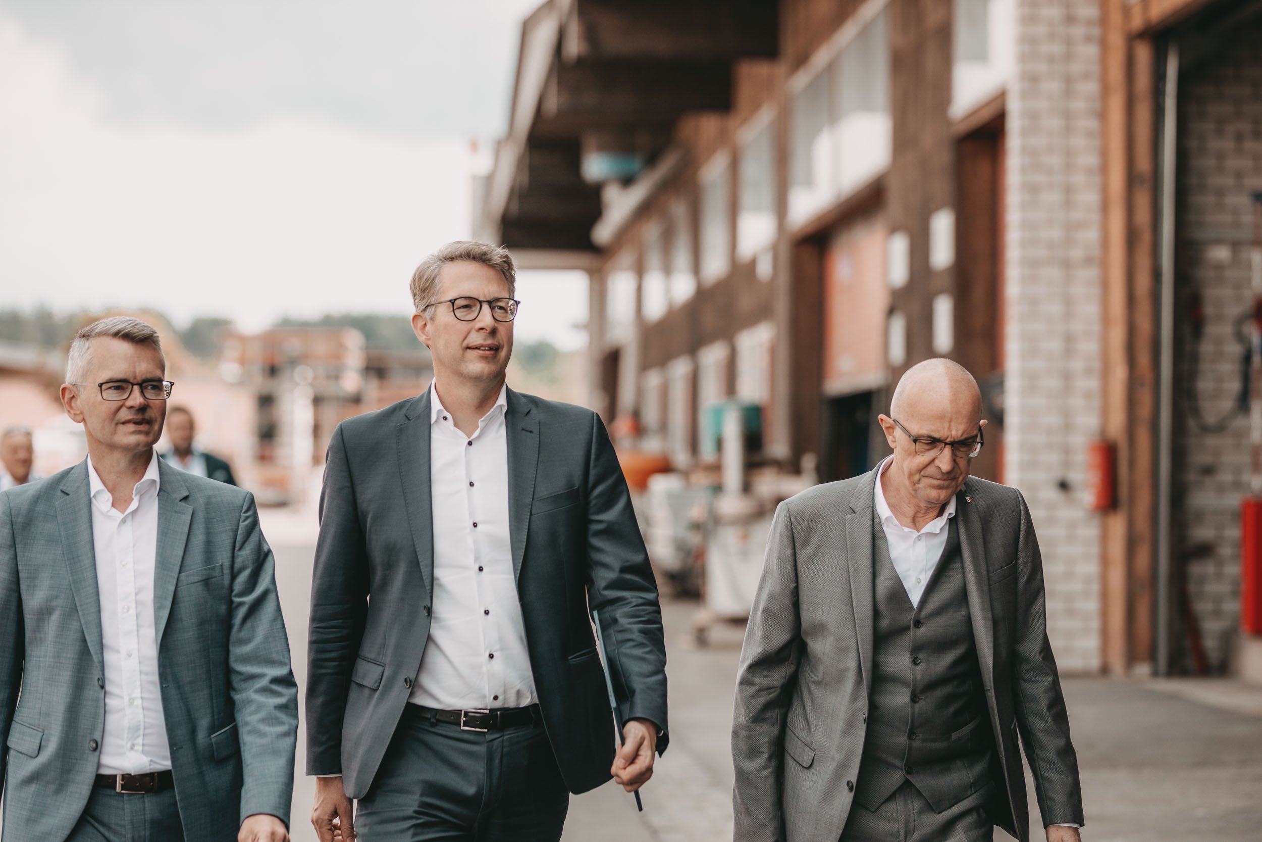 TTZ Aichach: (von Links) Landtagsabgeordneter Peter Tomaschko, Wissenschaftsminister Markus Blume, MdL, und Landrat Dr. Klaus Metzger TTZ Aichach: (von Links) Landtagsabgeordneter Peter Tomaschko, Wissenschaftsminister Markus Blume, MdL, und Landrat Dr. Klaus Metzger