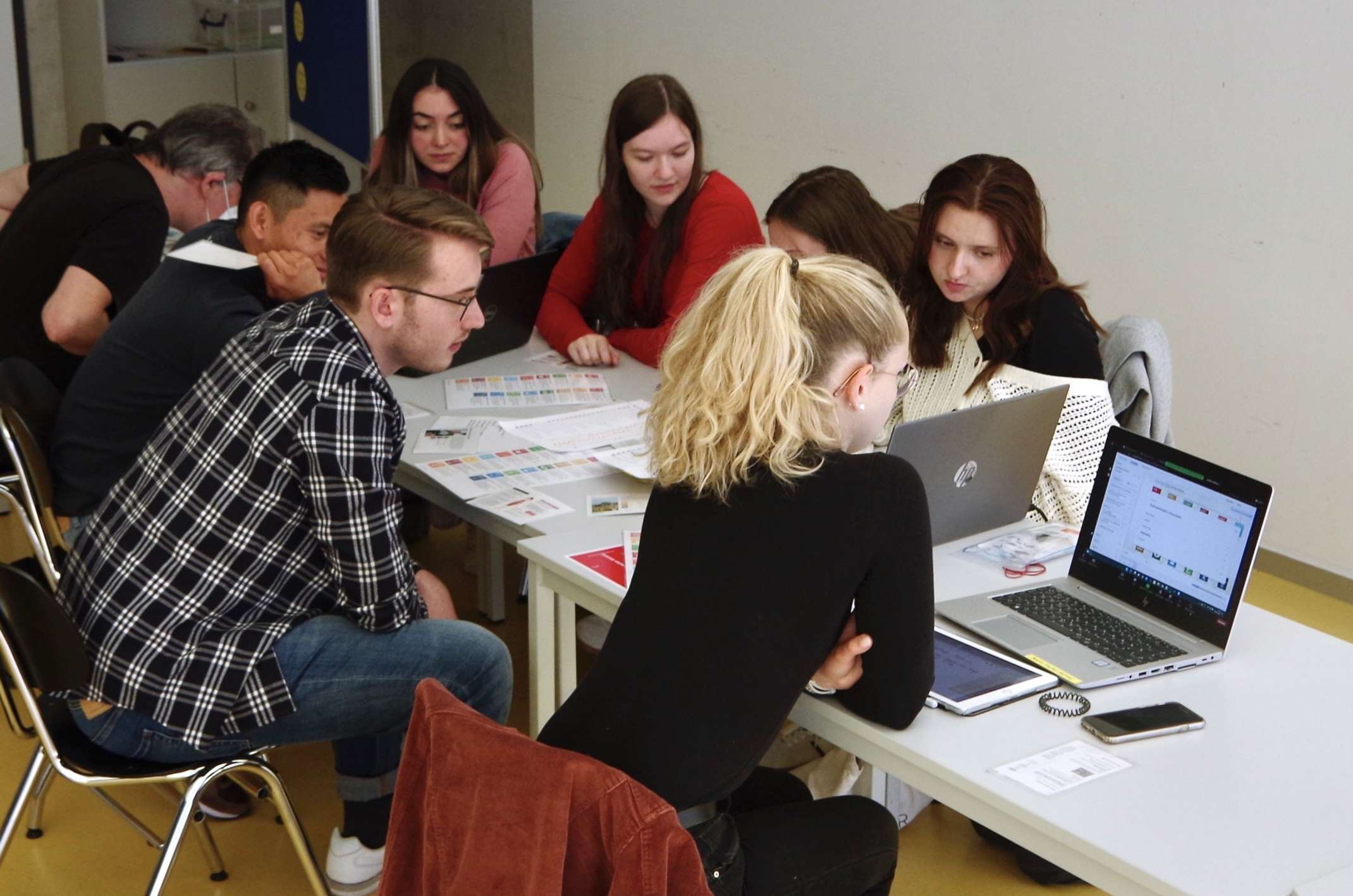 In Projektarbeiten werden die Fähigkeiten trainiert, mithilfe derer der Grad an Nachhaltigkeit in Organisationen erhöht werden kann. Foto: THA