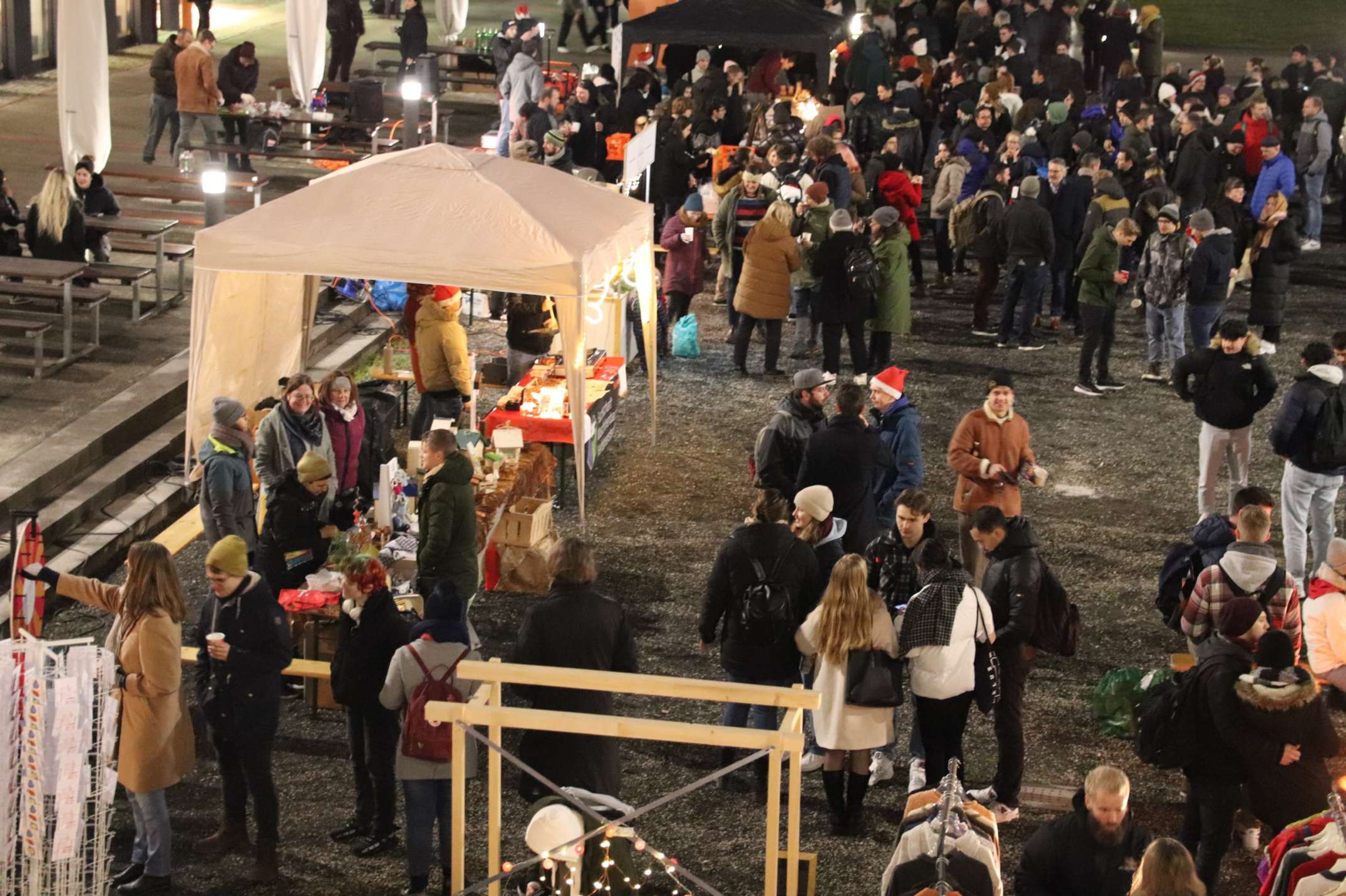 Blick auf den Weihnachtsmarkt