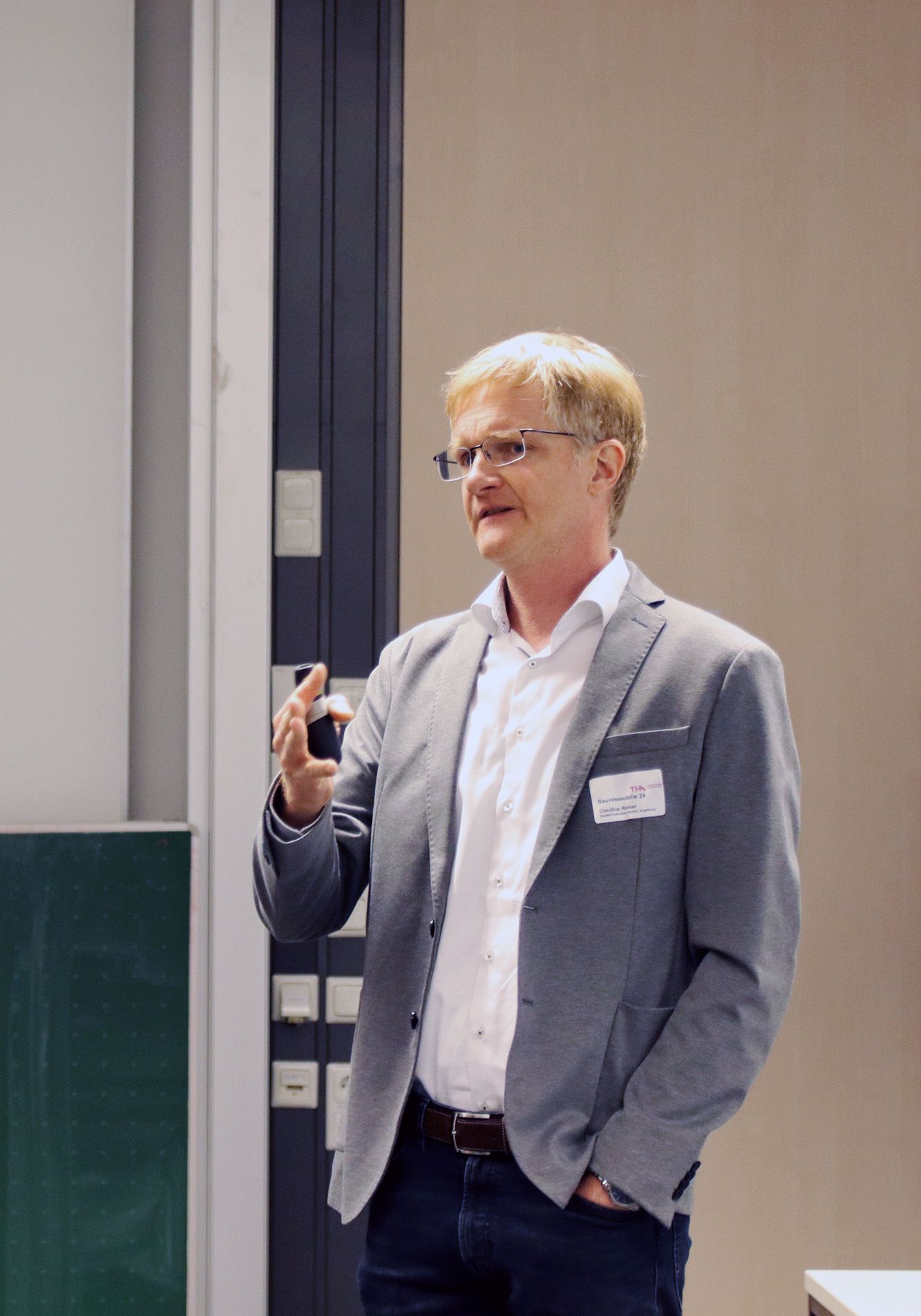 Claudius Reiser, Produktmanager Energieeffizienzmaßnahmen Sauter-Cumulus GmbH, Augsburg. Foto: Sonja Schön.