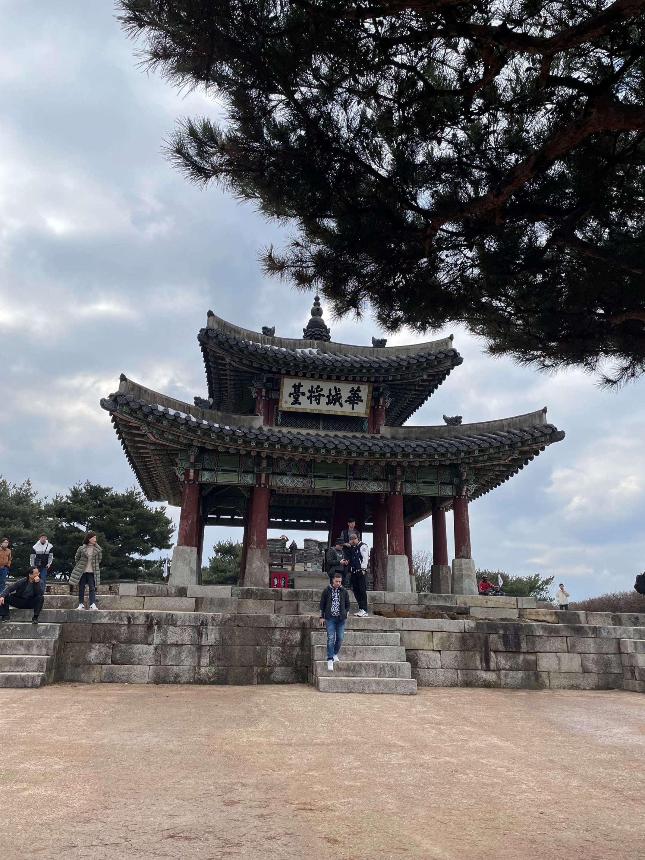 Tempel auf der Hwaseong Festung in Suwon