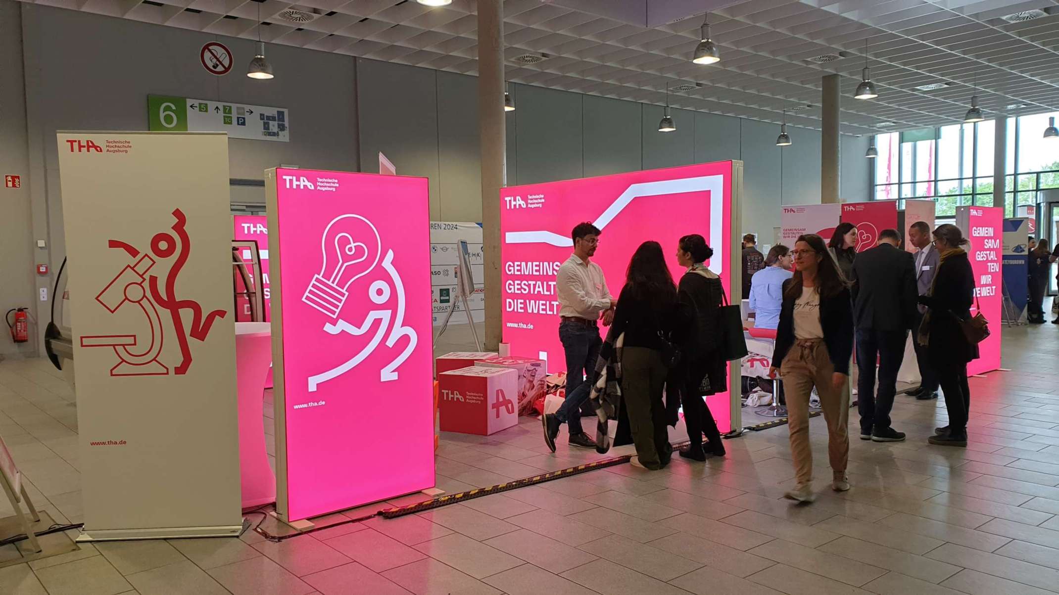 Stand der Technischen Hochschule Augsburg. Foto: Christine Lüdke