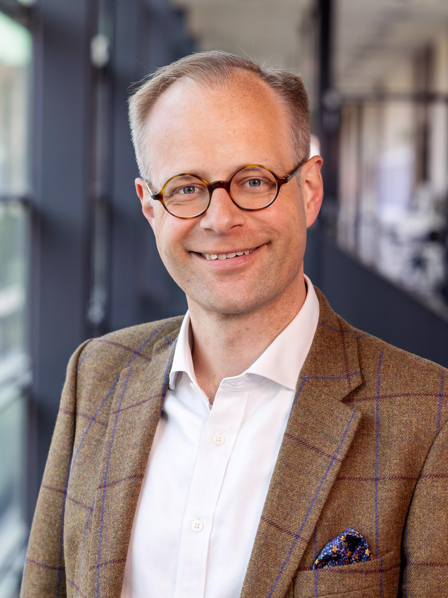 Dr. Andreas Riester Dr. Andreas Riester