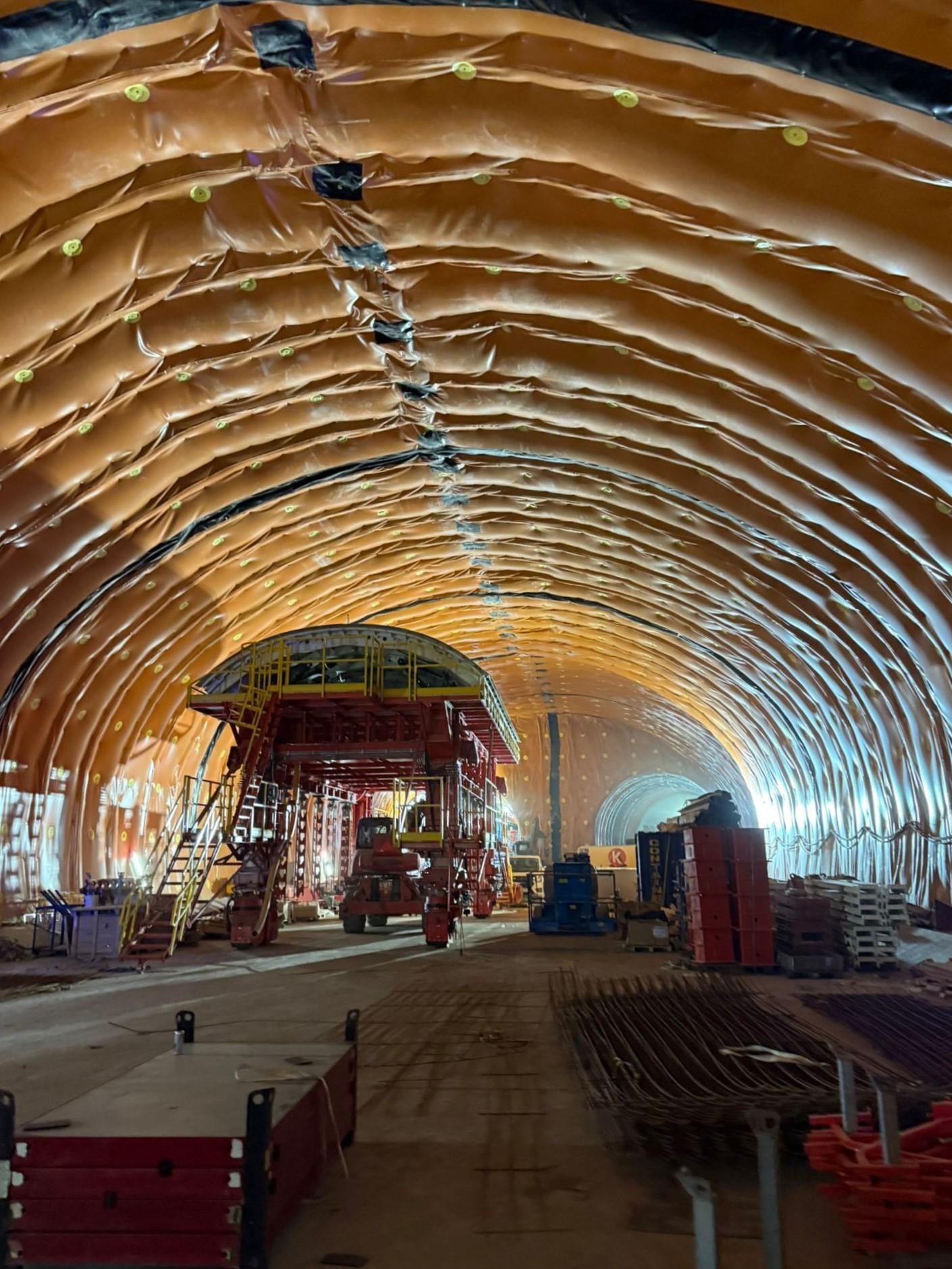 Tunnel
