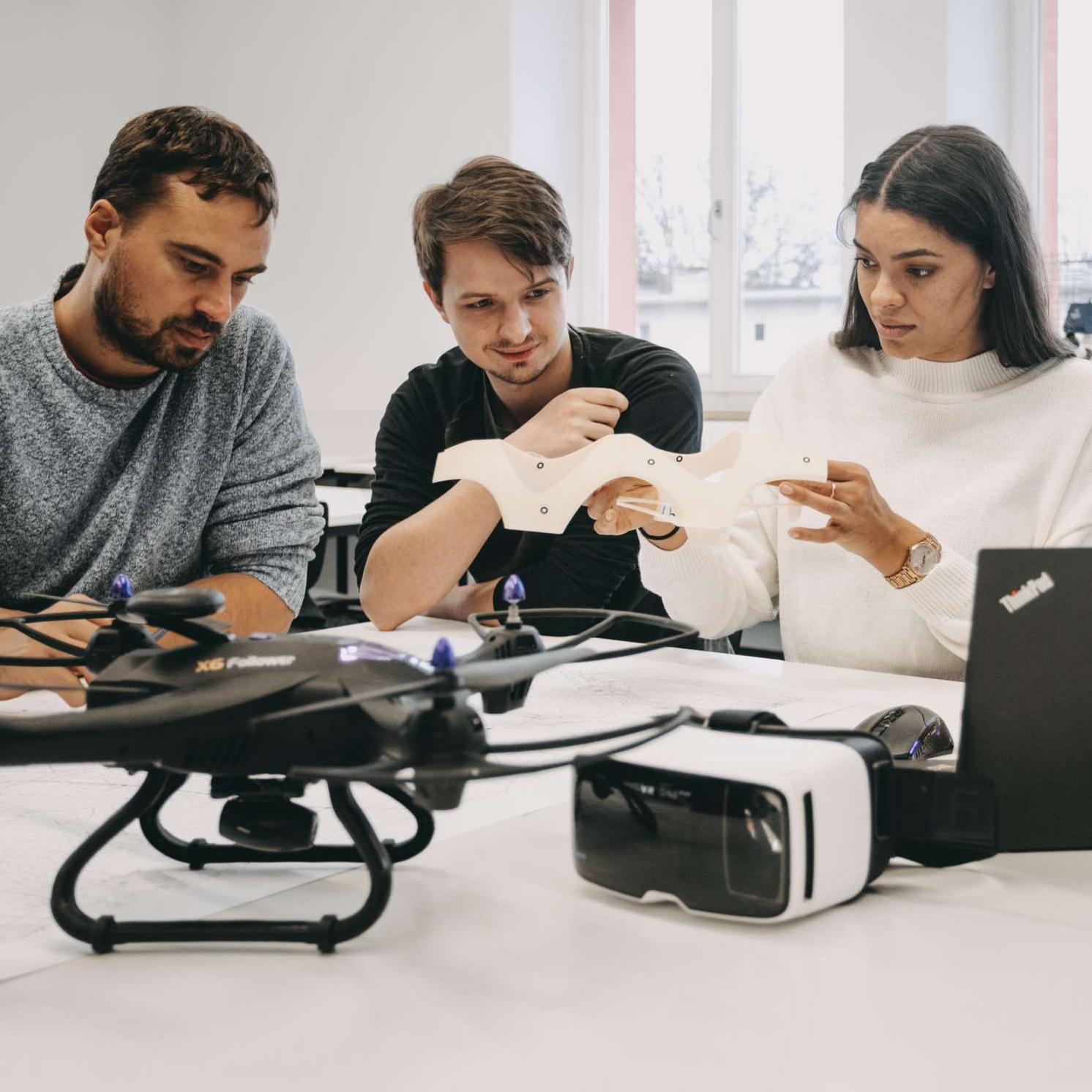 Studierende in der Fakultät für Architektur und Bauwesen.