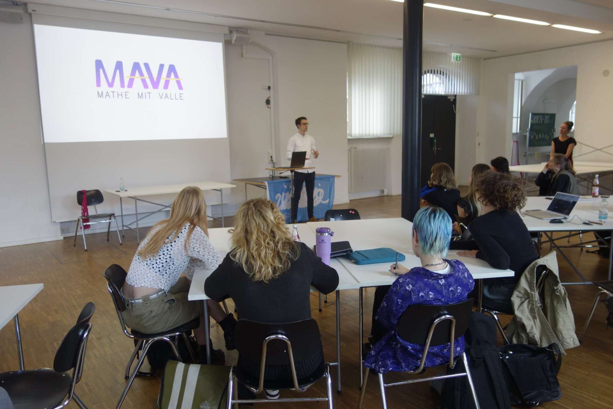 Valentin Fuhrmeister von Team Mava präsentiert seine Idee
