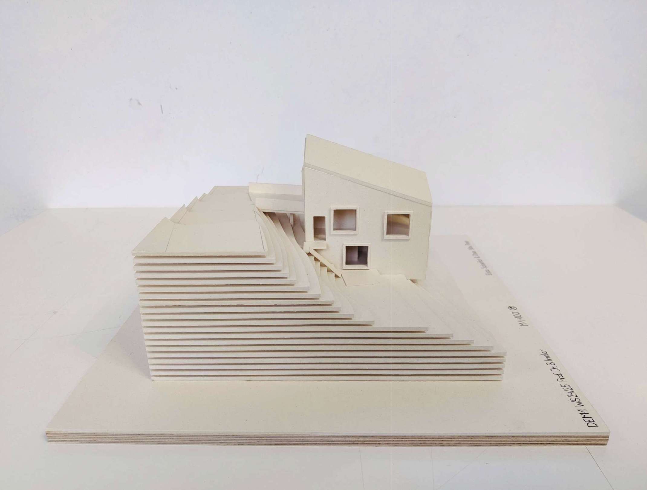 Projekt: Elias Schaefer und Doan Nhu Phan