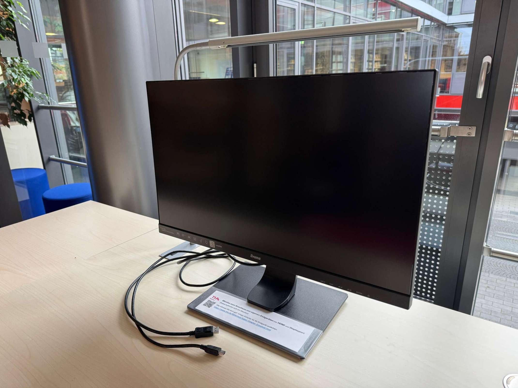 Monitor mit HDMI und DP