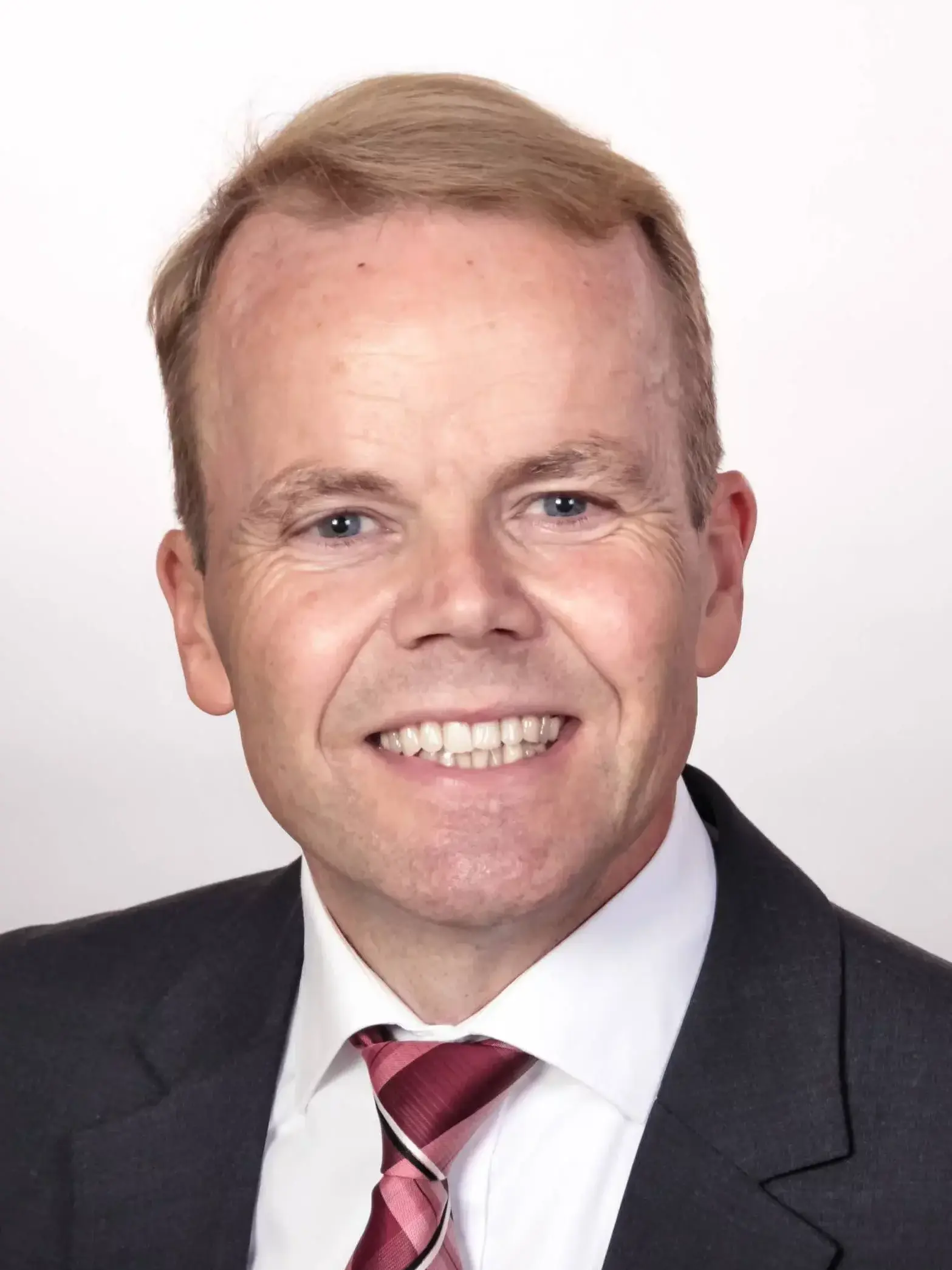 Prof. Eberhard Roos Prof. Eberhard Roos