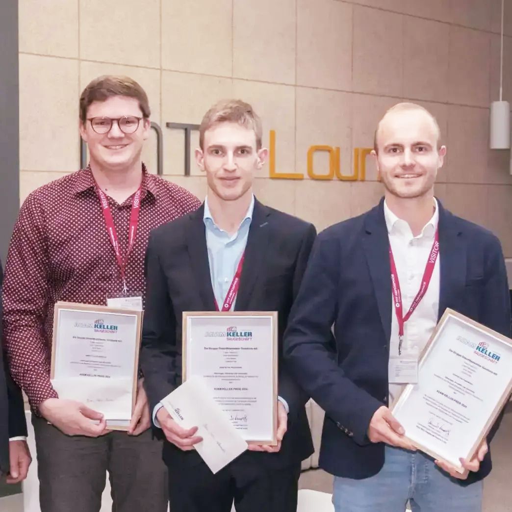 v.l.n.r. Alexander Leupolz, Fabian Haider, Julian Röttenbacher, Jonathan Fries, THA-Präsident Prof. Dr. Dr. h.c. Gordon Rohrmair