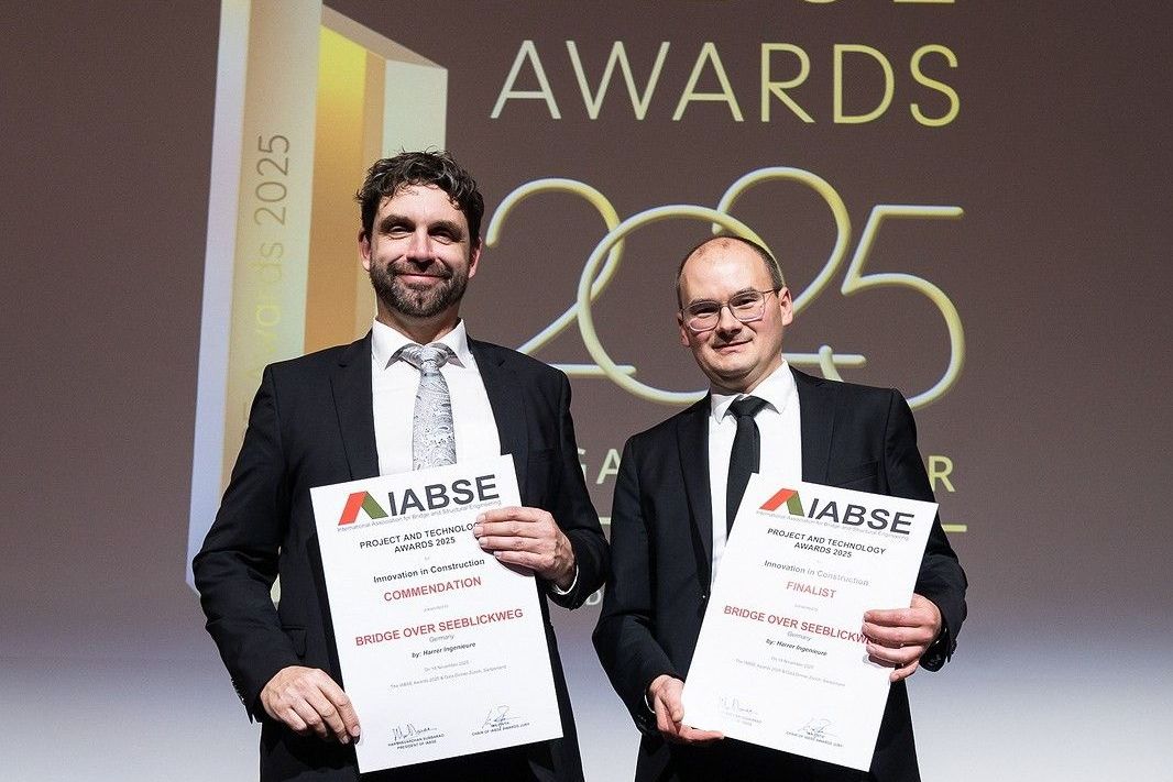 Timo Krämer (links) und Prof. Dr.-Ing. Sergej Rempel