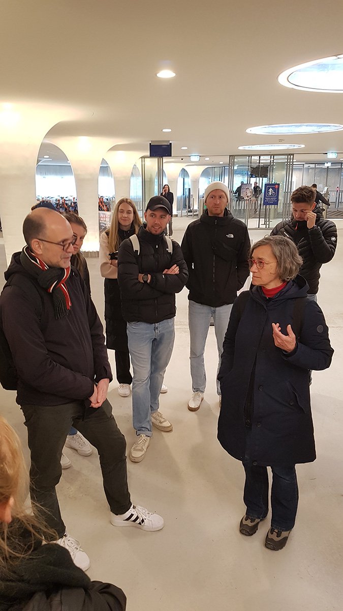 6_Amsterdam Bicycle Garage Stationsplein. Foto: Sonja Schön. 6_Amsterdam Bicycle Garage Stationsplein. Foto: Sonja Schön.