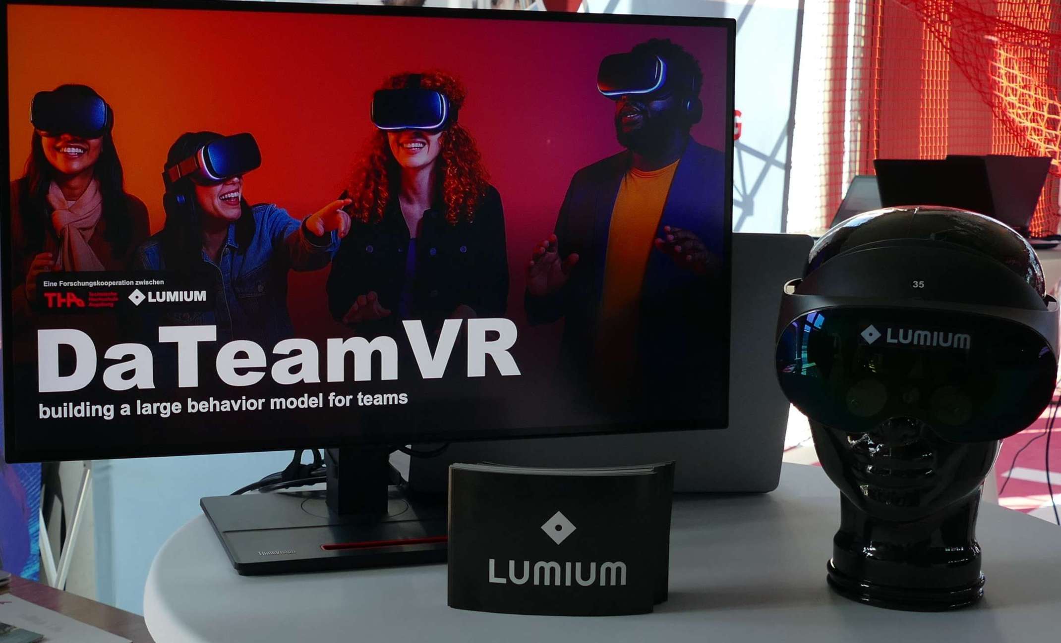 Messestand von Lumium zur Präsentation von DaTeamVR Messestand von Lumium zur Präsentation von DaTeamVR