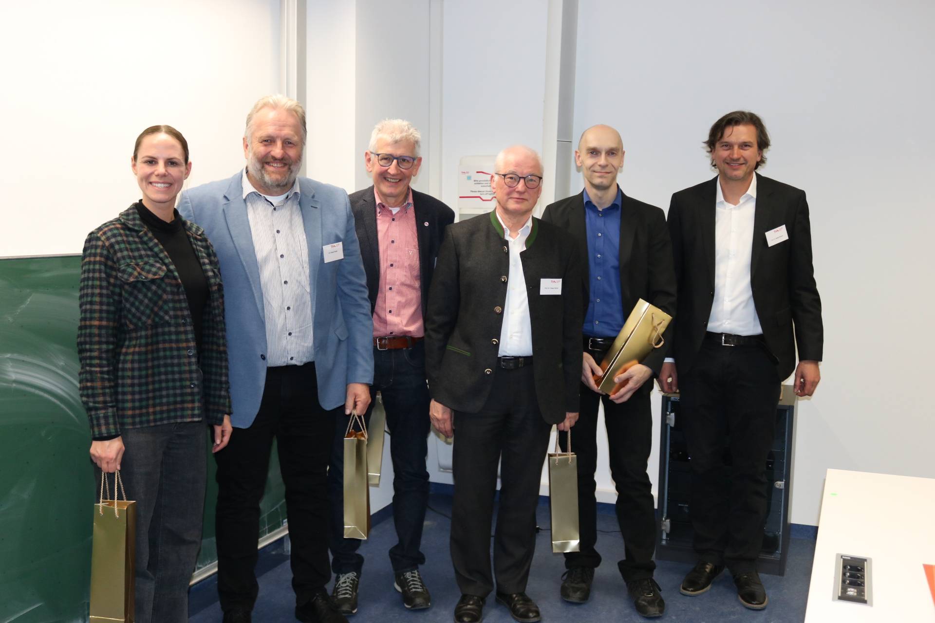 Unsere Referenten von Links nach Rechts: Fr. Bettina Ferstl, Herr Dr.-Ing. Jürgen Engel, Prof. Dr. Nik Klever, Prof. Dr. Jürgen Scholz, Prof. Dr. Alexander von Bodisco, Prof. Dr. Stefan Bensch