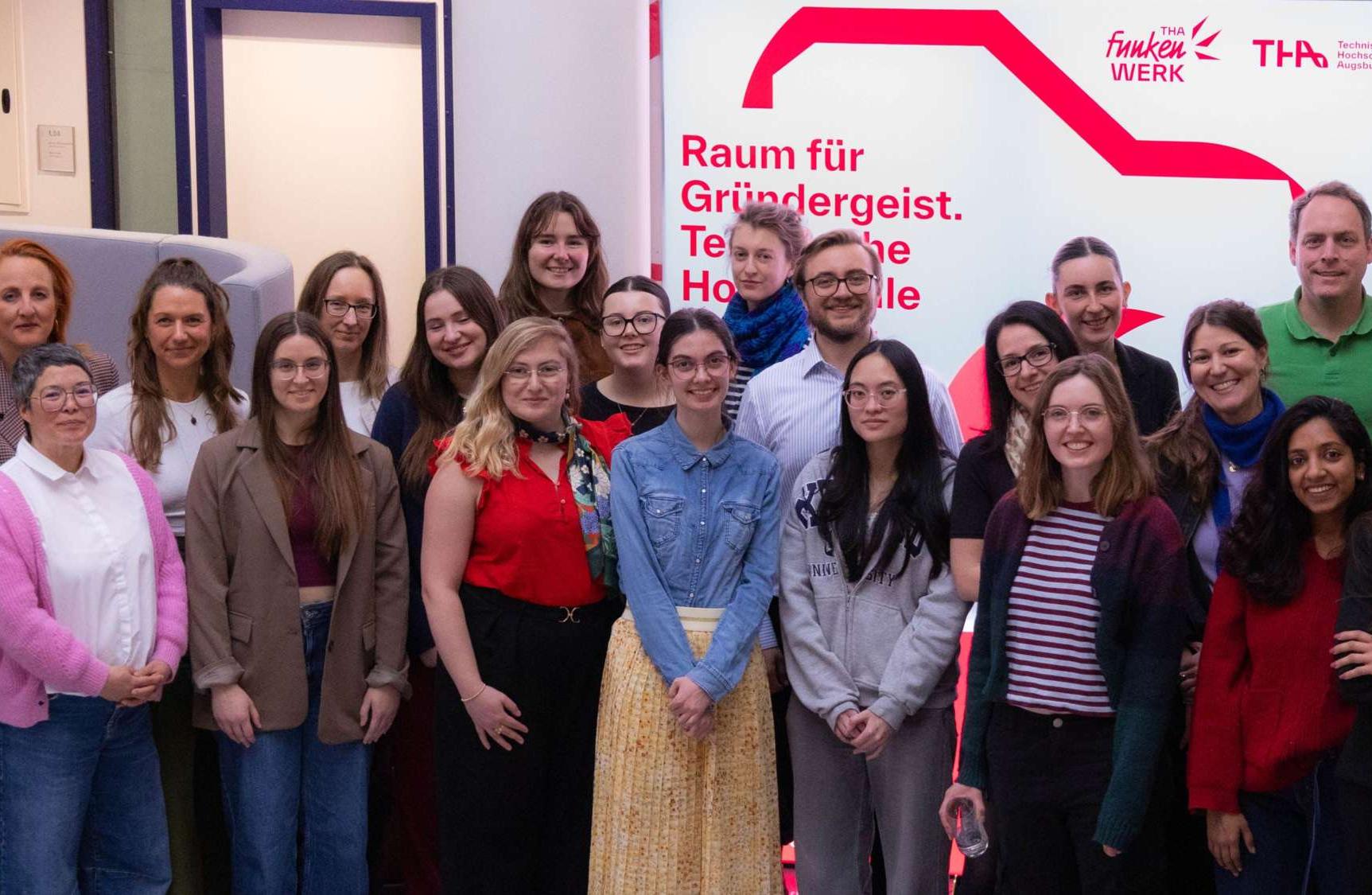 HerVenture 2026: Stipendiatinnen, Teilnehmerinnen und Mentorinnen