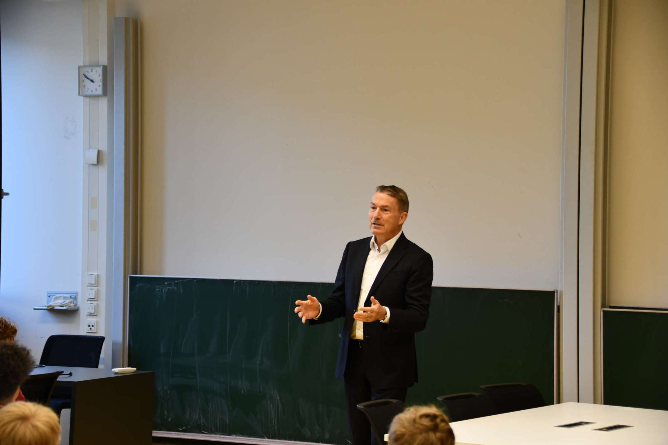 Prof. Dr. Erdmann beim Boys'Day der School of Business