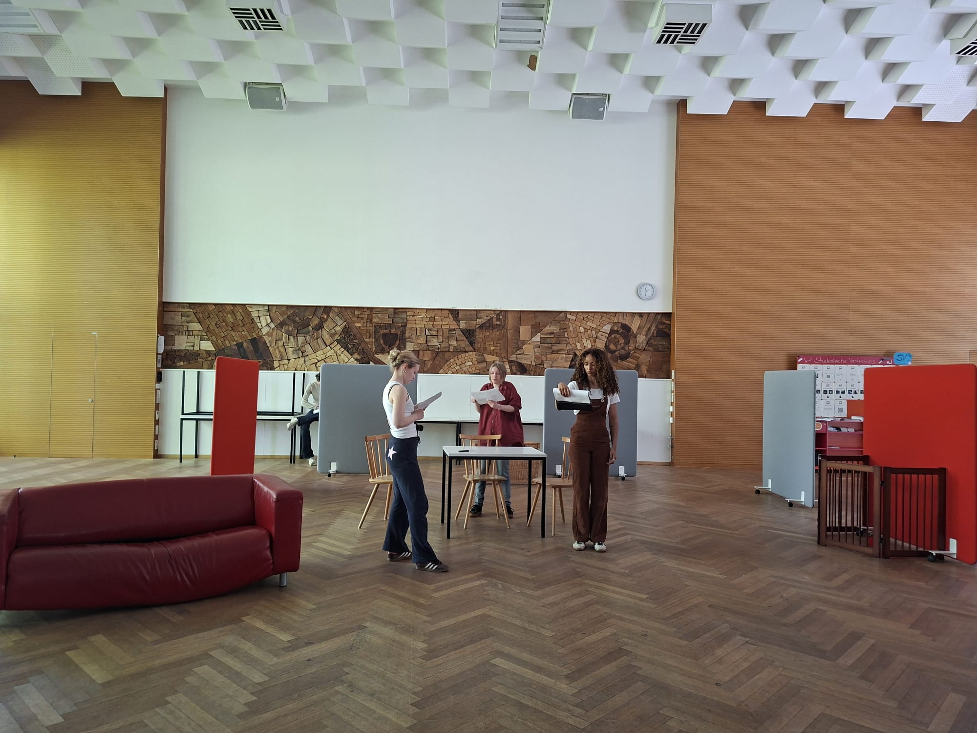 Studierende bei den Proben Studierende bei den Proben