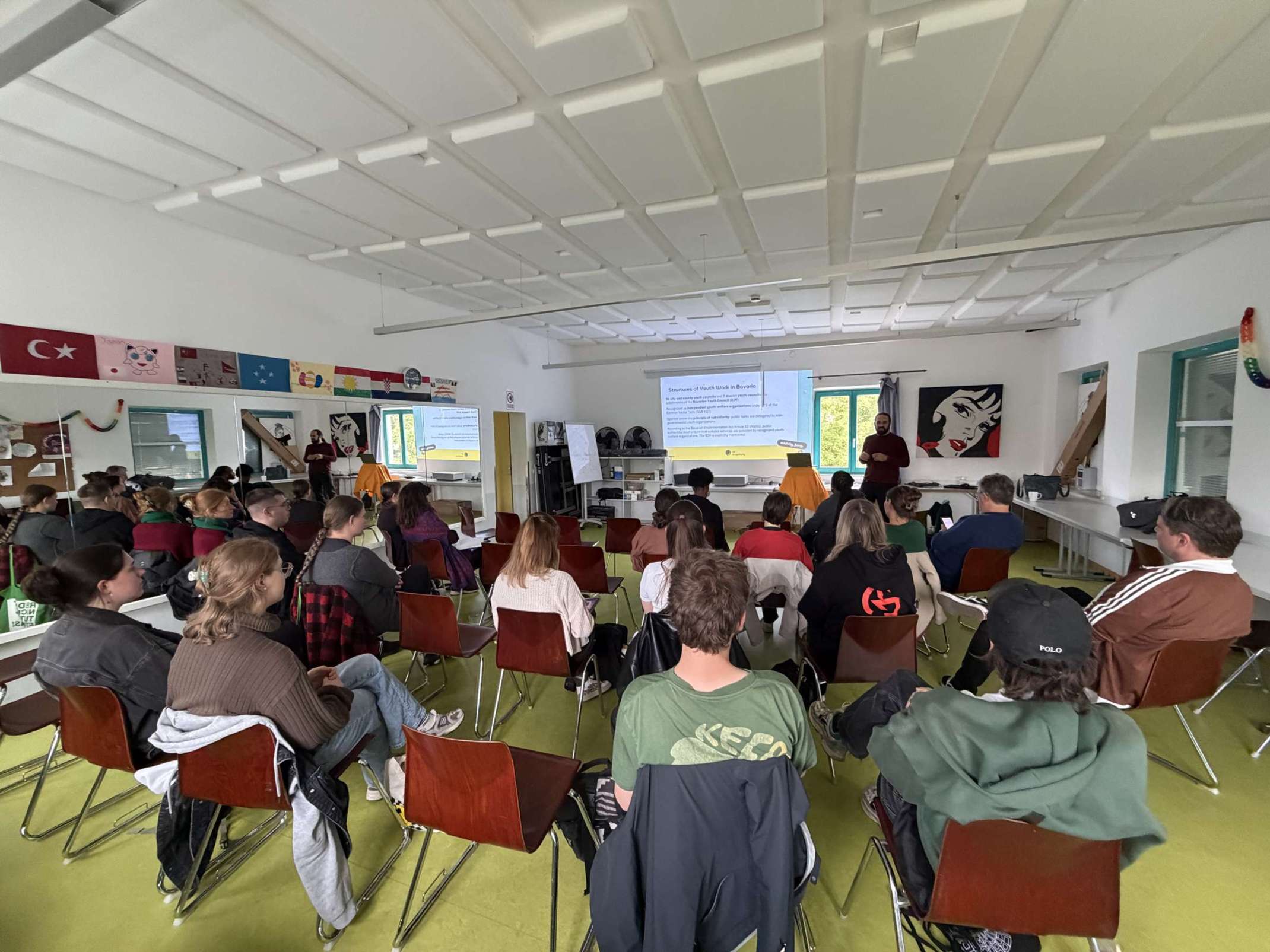 Im Jugendzentrum Im Jugendzentrum