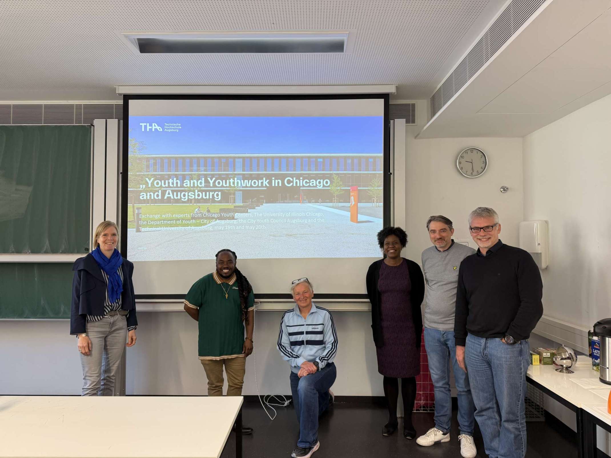 von links: Prof. Dr. Barbara Rink (THA), Devin Swift, (Chicago Youth Centers), Tanja Friedrich (SJR), Prof. Aisha Griffith (University of Illinois Chicago), Dennis Galanti (Stadt Augsburg) und Prof. Dr. Stefan Etschberger (Dekan an der Fakultät AGN der THA) von links: Prof. Dr. Barbara Rink (THA), Devin Swift, (Chicago Youth Centers), Tanja Friedrich (SJR), Prof. Aisha Griffith (University of Illinois Chicago), Dennis Galanti (Stadt Augsburg) und Prof. Dr. Stefan Etschberger (Dekan an der Fakultät AGN der THA)