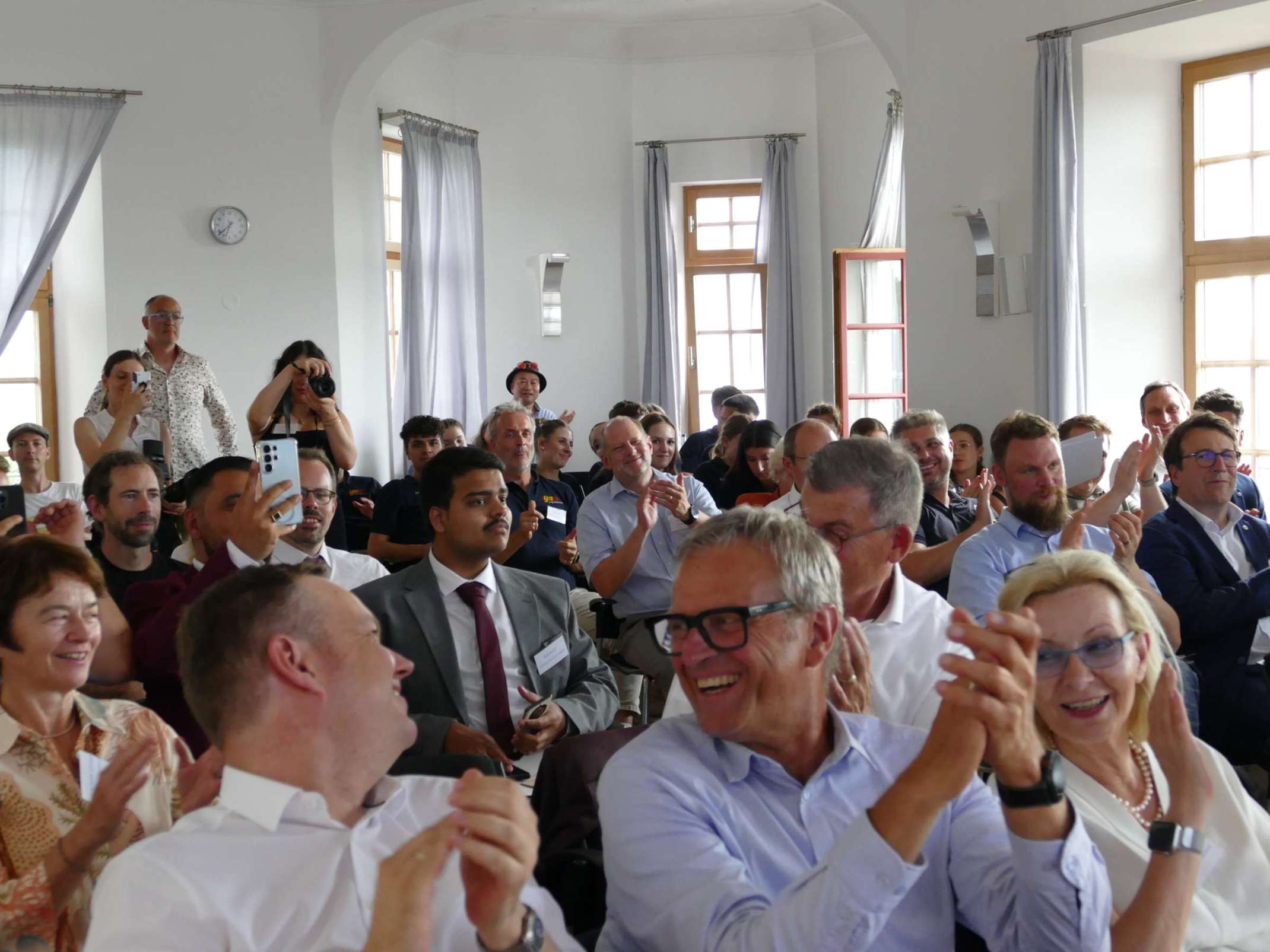Bei der Bekanntgabe des Publikumspreises der Stadt Illertissen © Jessica Hövelborn
