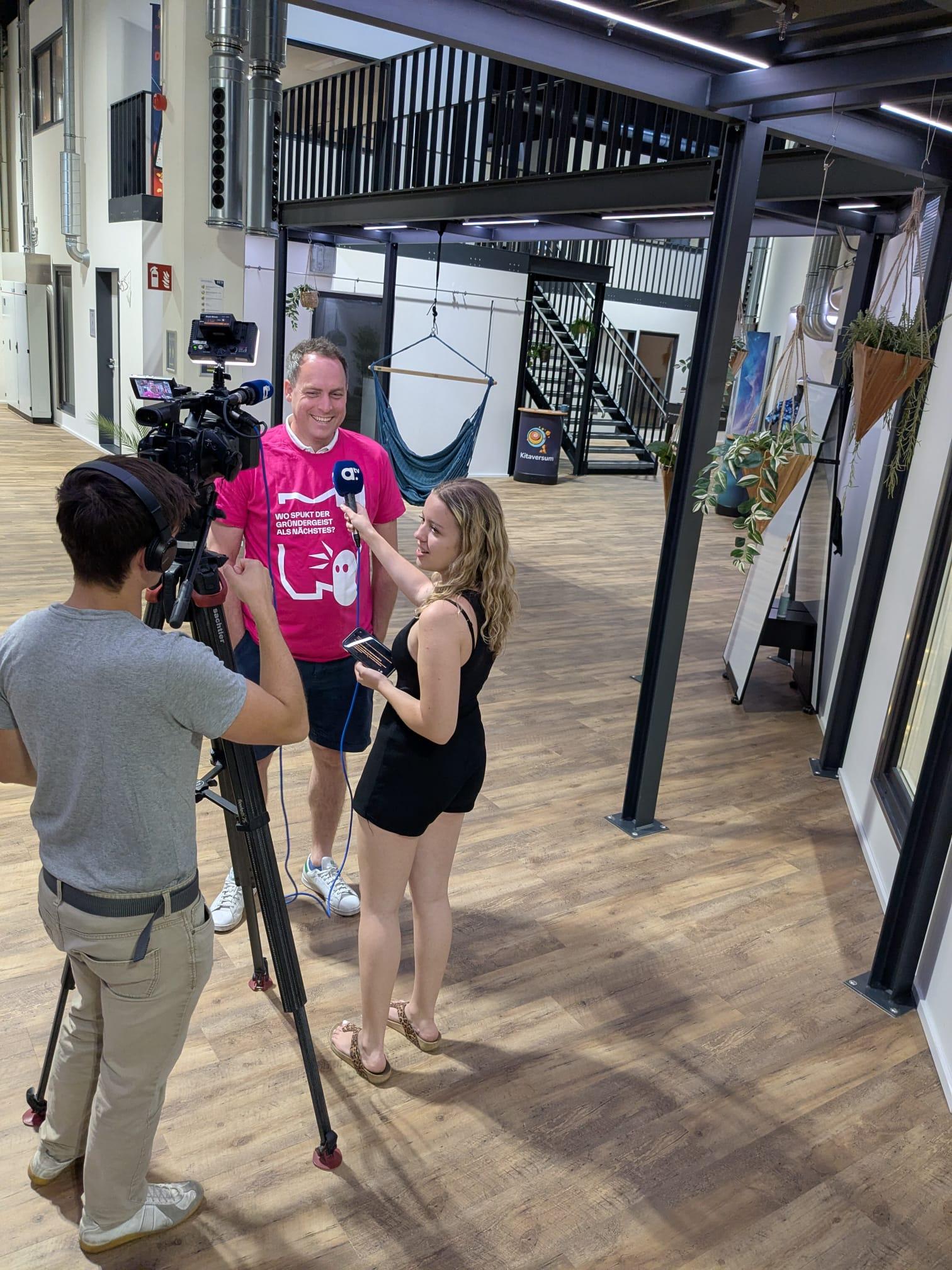 a.tv im Interview mit Prof. Dr. Christoph Buck, Leiter des THA_funkenwerks a.tv im Interview mit Prof. Dr. Christoph Buck, Leiter des THA_funkenwerks