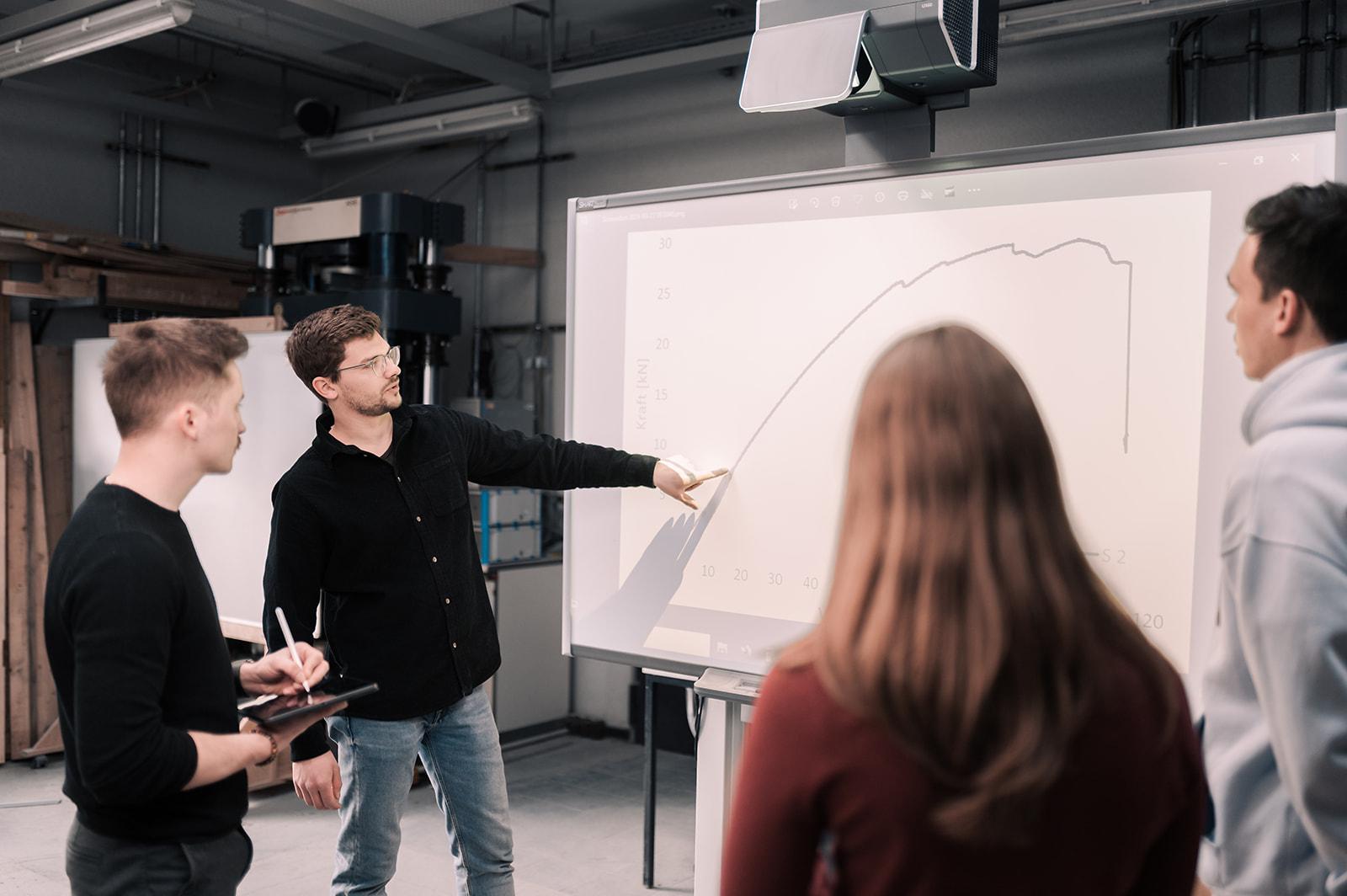 Studierende in der Fakultät für Architektur und Bauwesen. Foto: hoch3media Studierende in der Fakultät für Architektur und Bauwesen. Foto: hoch3media