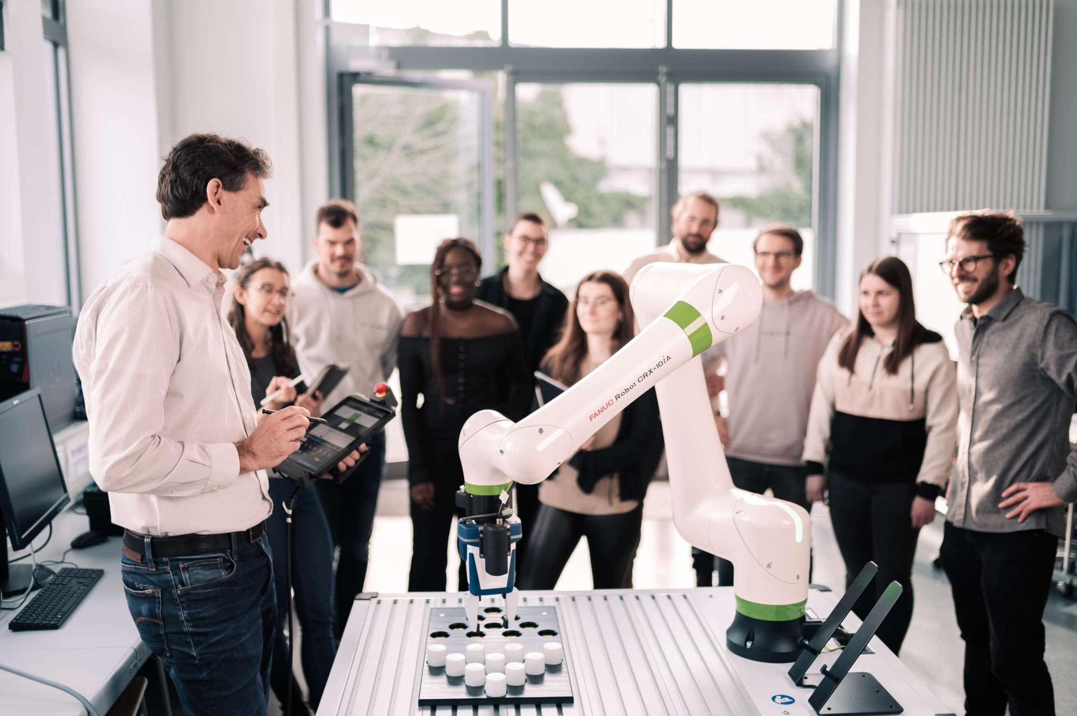Studierende in der Fakultät für Elektrotechnik. Foto: hoch3media Studierende in der Fakultät für Elektrotechnik. Foto: hoch3media