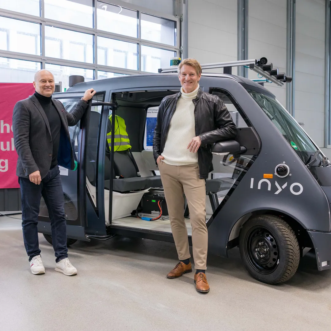 Prof. Dr. Gordon Thomas Rohrmair, Präsident der THA, und Prof. Dr. Carsten Markgraf, Wissenschaftlicher Leiter TTZ Landsberg am Lech, beim Pressetermin zu Level 4