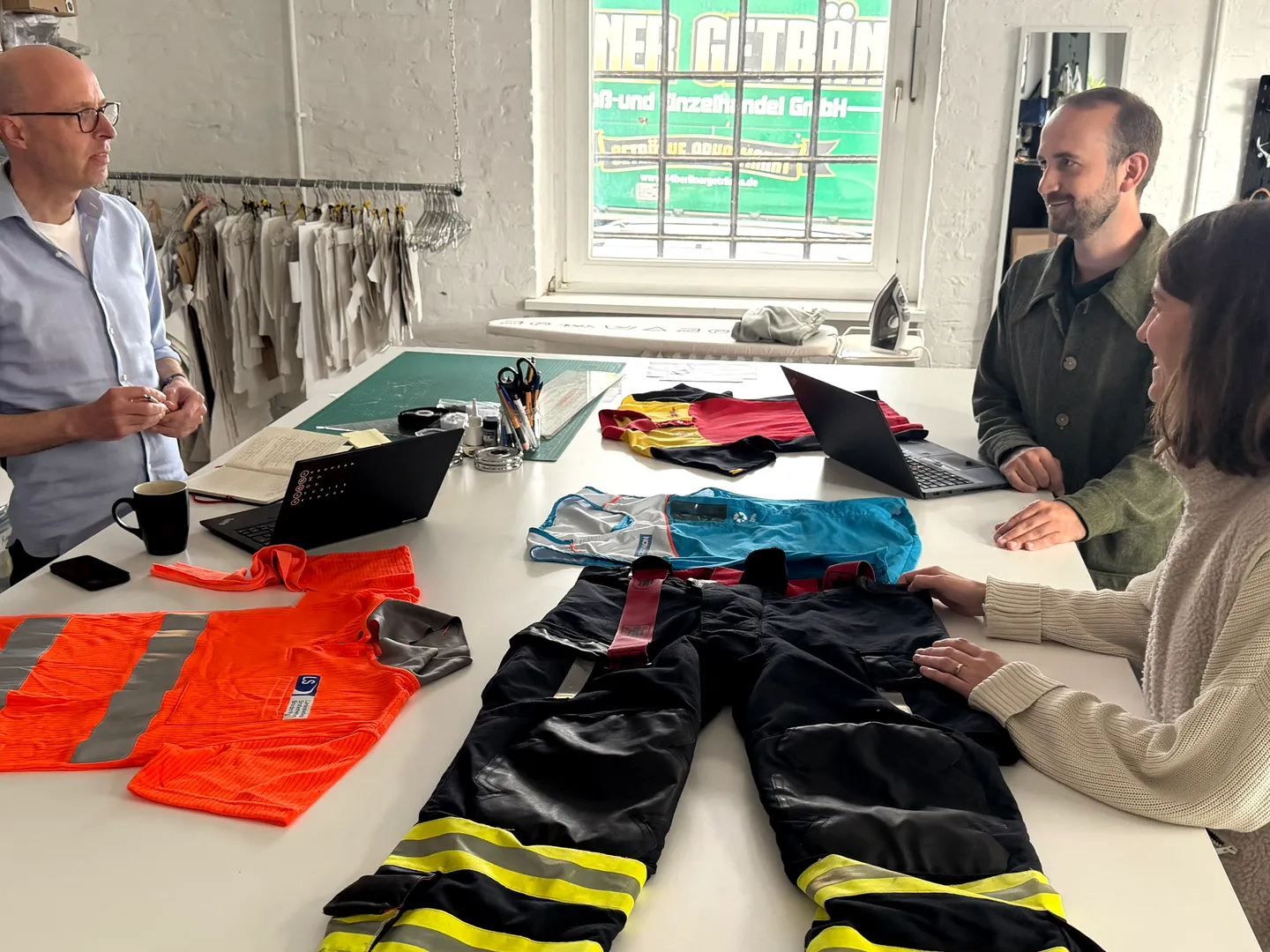Projektteam MOOT Upcycling GmbH. Von links nach rechts: PD Dr. Thorsten Philipp, Michael Pfeifer und Alicia Gerlitz (beide MOOT Upcycling GmbH).