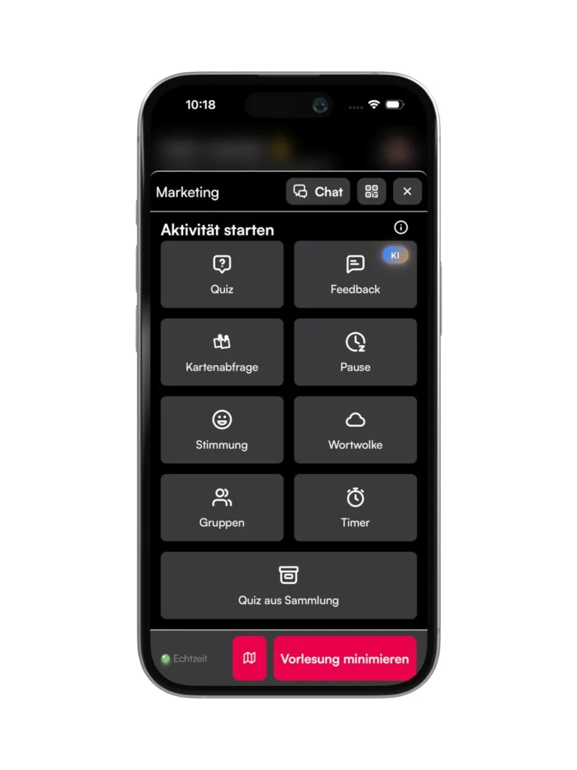 Smartphone zeigt das Menü der Campus App mit den Aktivitäten Quiz, Feedback, Kartenabfrage, Pause, Stimmung, Wortwolke, Gruppen und Timer