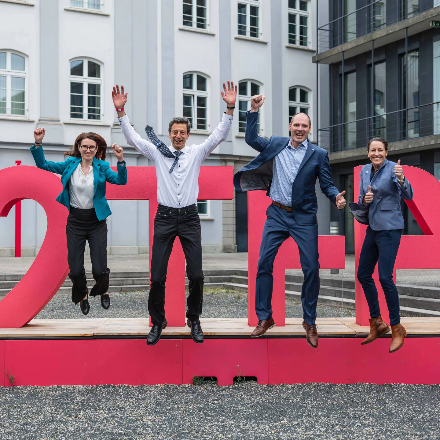 Martina Königbauer, László Kovács, Frank Danzinger, Eva Lermer-Spitzweg im Anschluss an die Wahl als Vizepräsidentinnen und Vizepräsidenten im Sommer 2026.