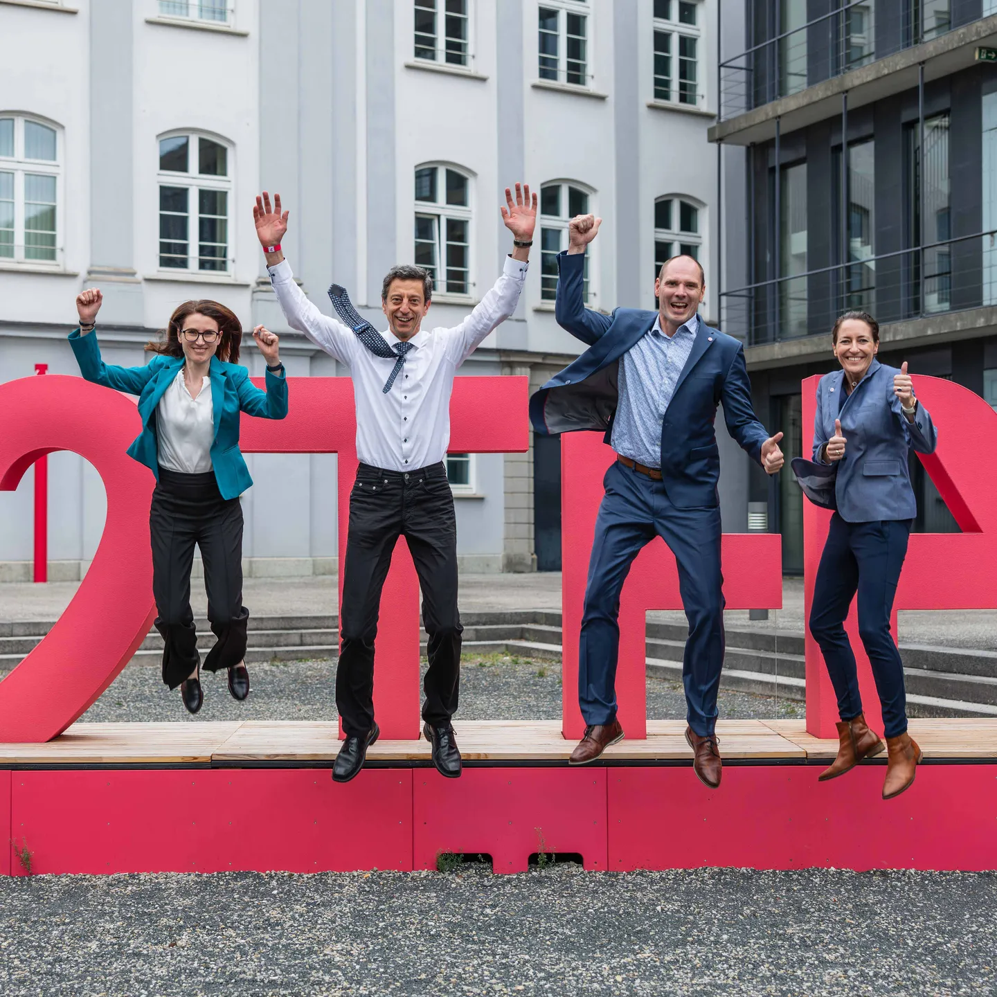 Martina Königbauer, László Kovács, Frank Danzinger, Eva Lermer-Spitzweg im Anschluss an die Wahl als Vizepräsidentinnen und Vizepräsidenten im Sommer 2026.