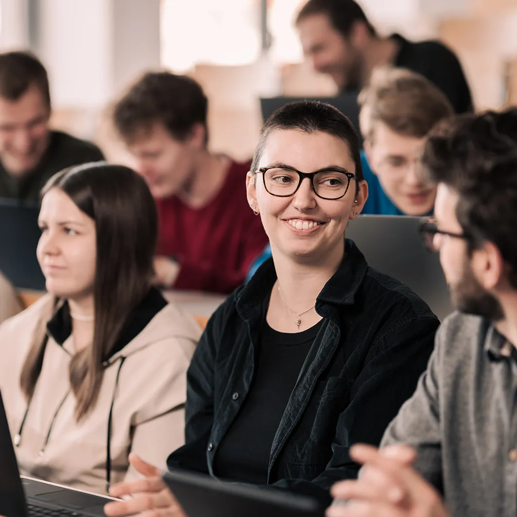 Studierende im Hörsaal der THA