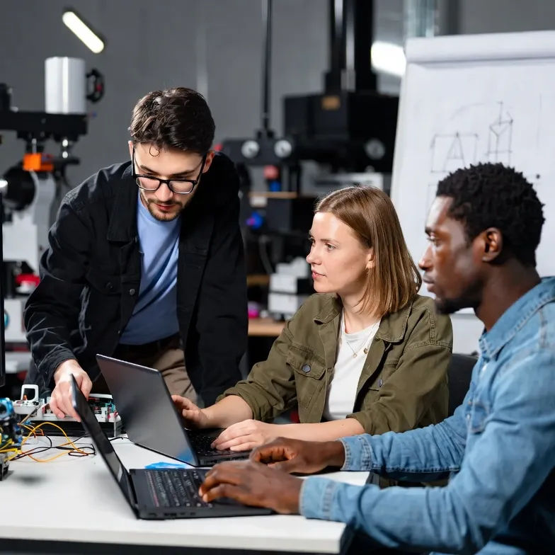 The Industrial AI certificate program at the THA_akademie equips technical specialists and managers to actively shape the digital transformation.