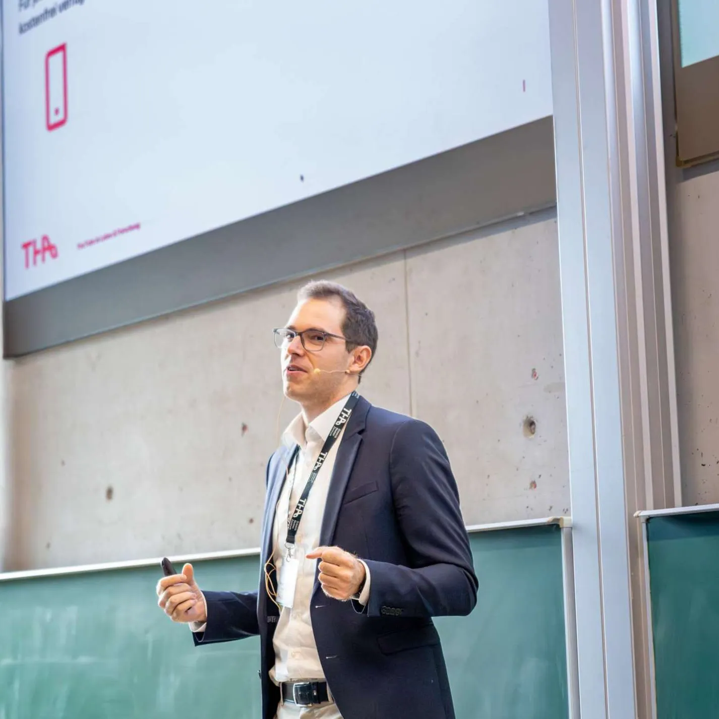 Prof. Dr. Maximilian Freyenfeld bei seinem Vortrag