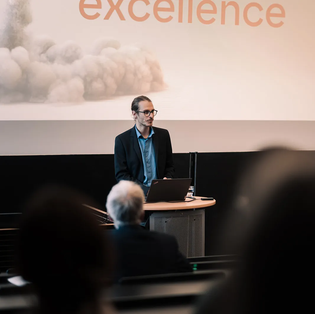 Richard Nordsiek during his presentation at the graduation ceremony for the IT Project and Process Management program